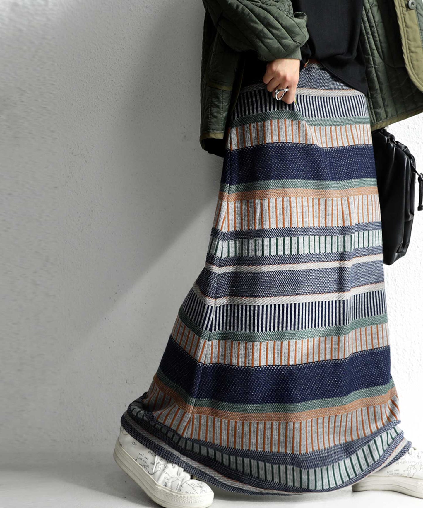 Ladies knitted horizontal stripe patterned flare skirt
