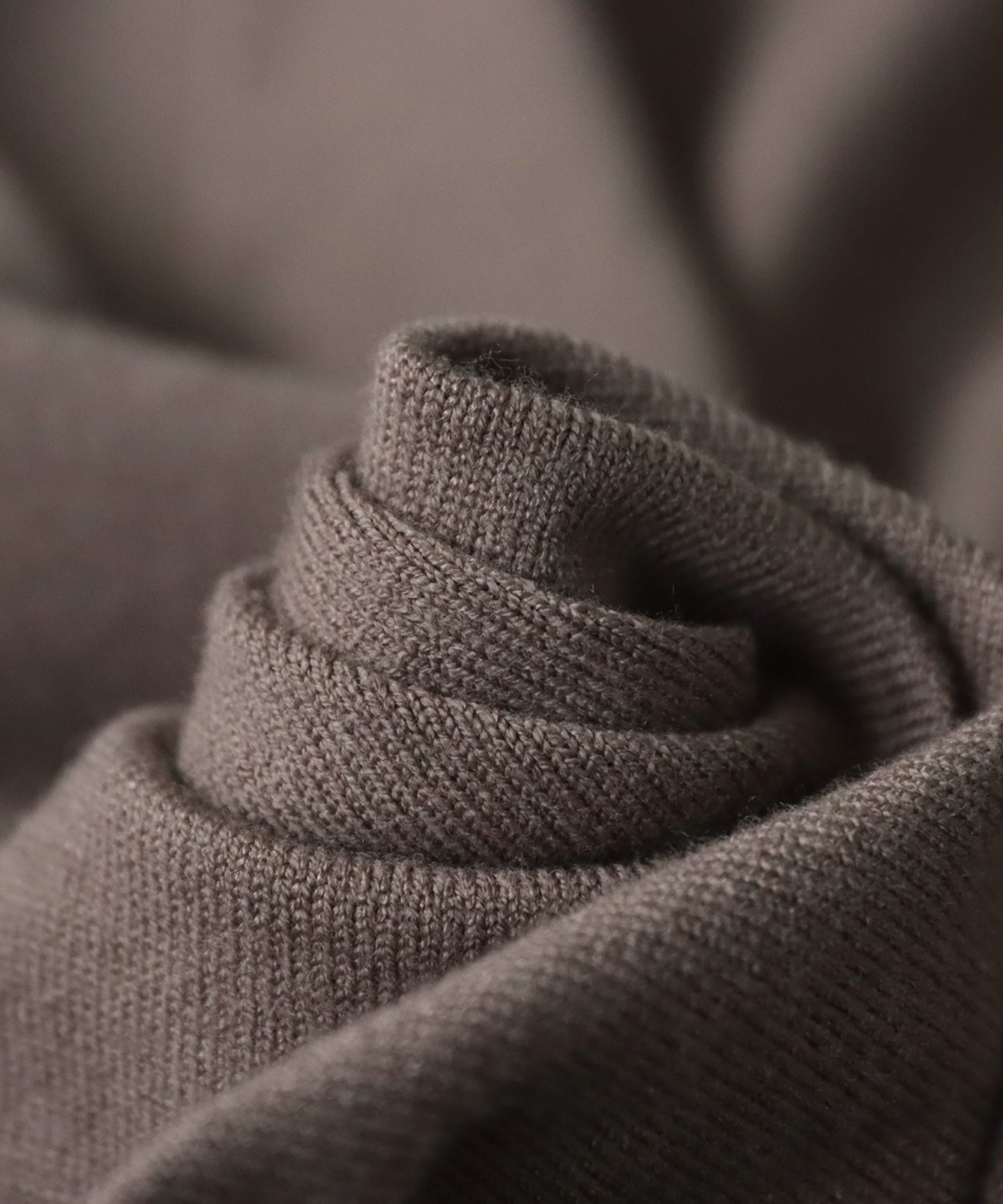 High Gauge V-neck knit Ladies