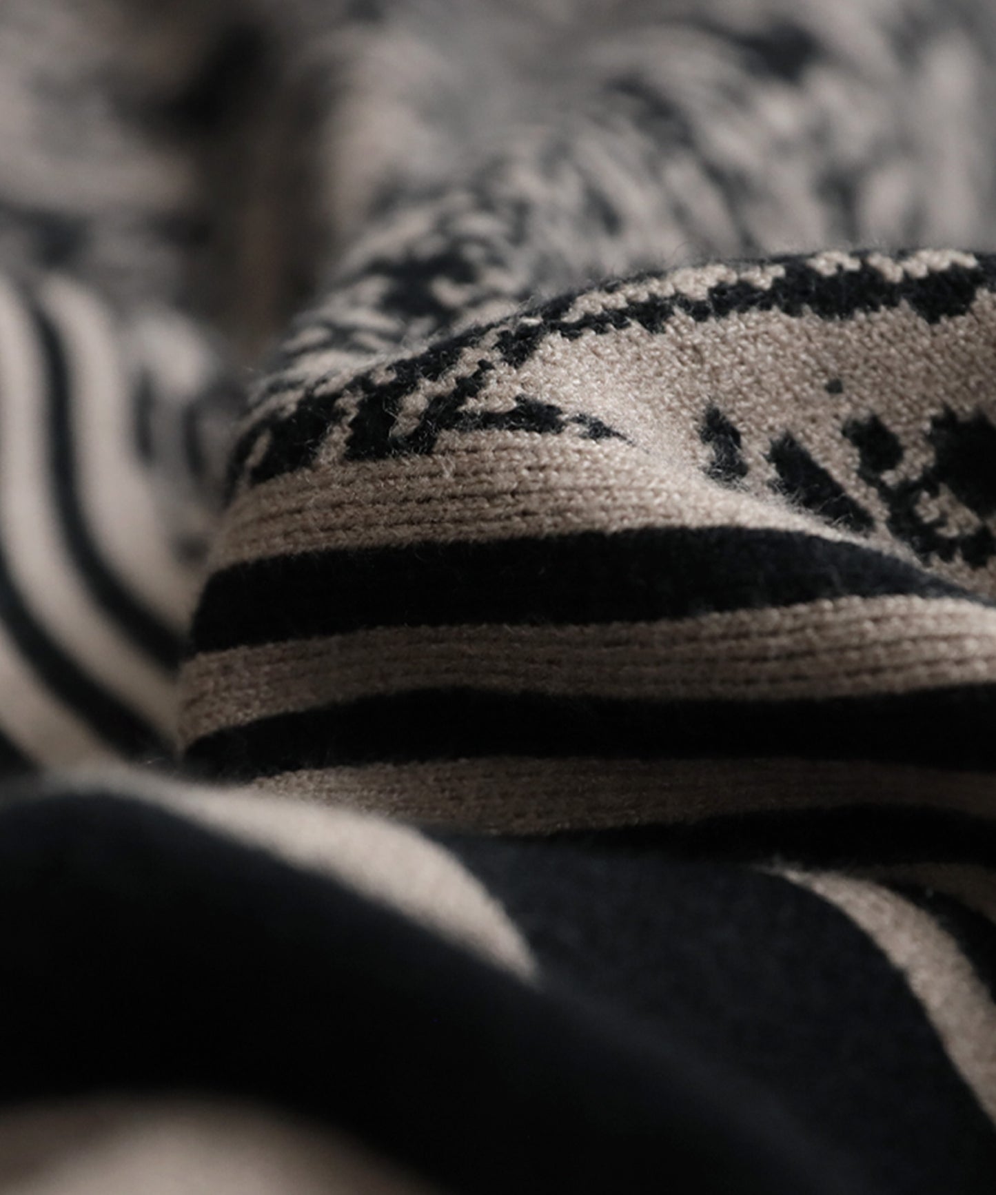 Patterned Knit Skirt Ladies