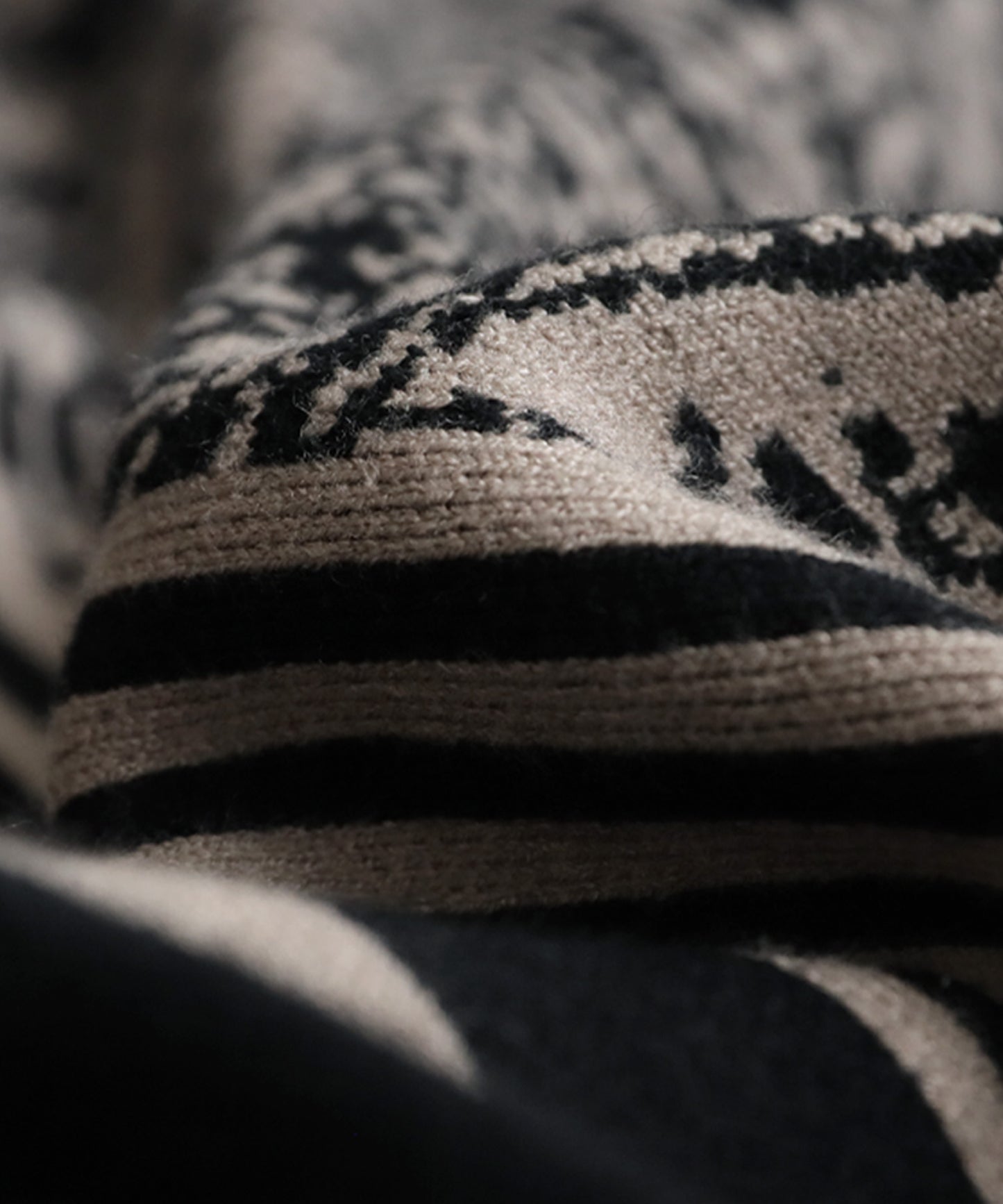 Art Pattern Knitwear Ladies