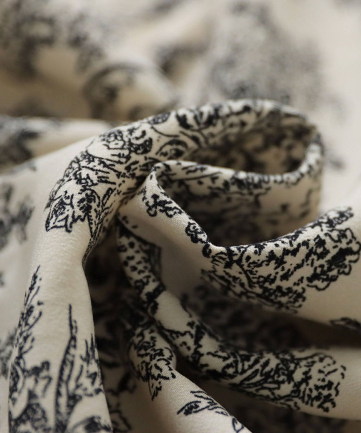 Ladies Toile de Jouy Patterned Dress