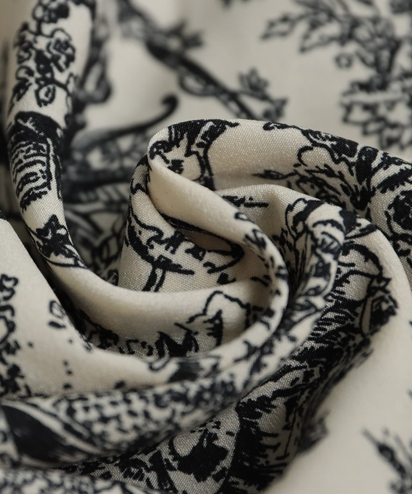 Ladies Toile De Jouy Print Short-Sleeved Shirt