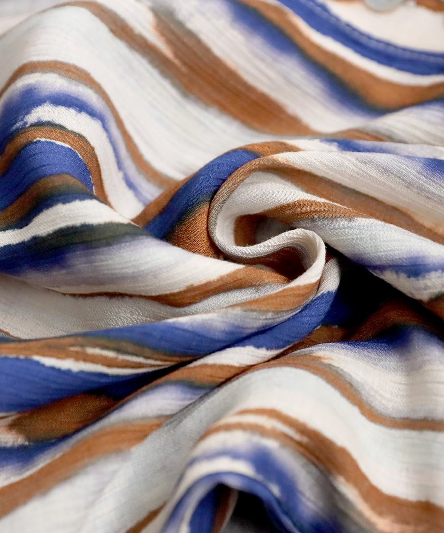 Ladies Nuanced Pattern Shirt