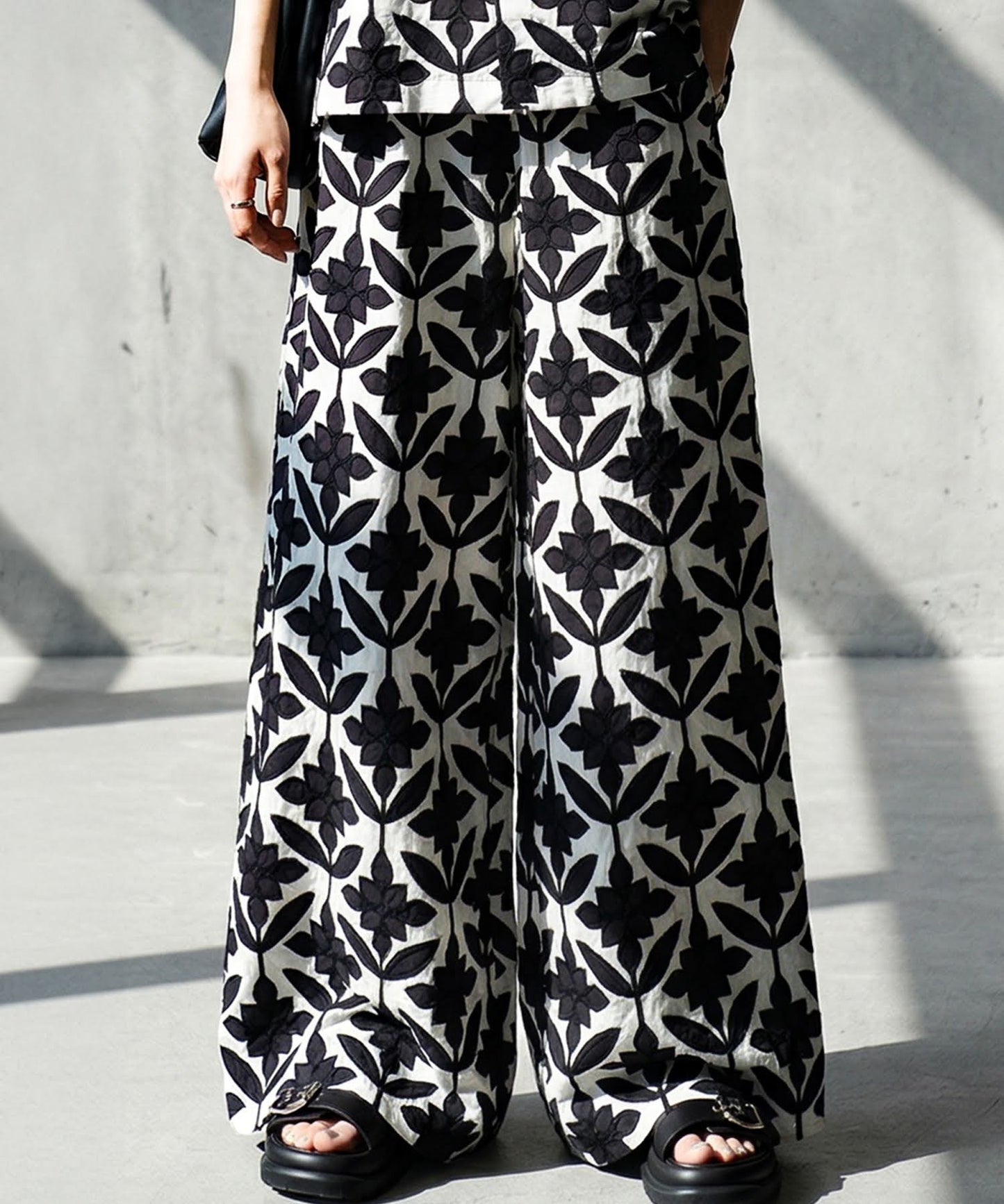 NUUUII Embroidered Wide-Leg Pants Ladies