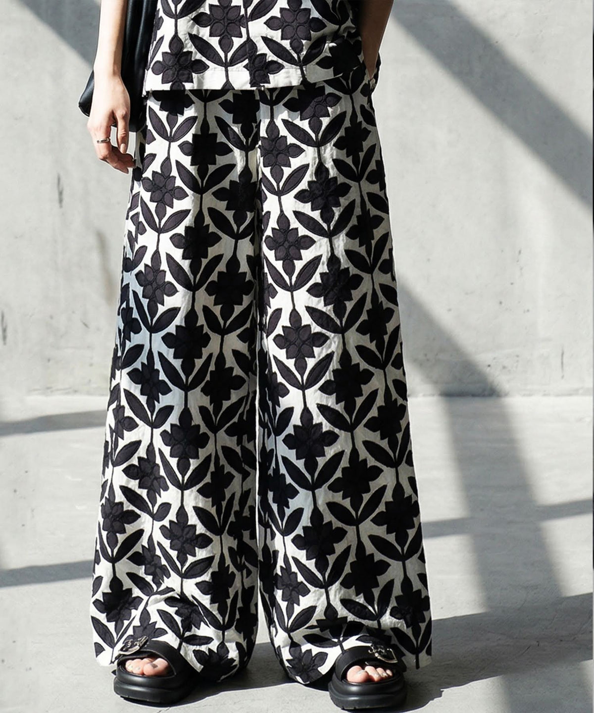 NUUUII Embroidered Wide-Leg Pants Ladies