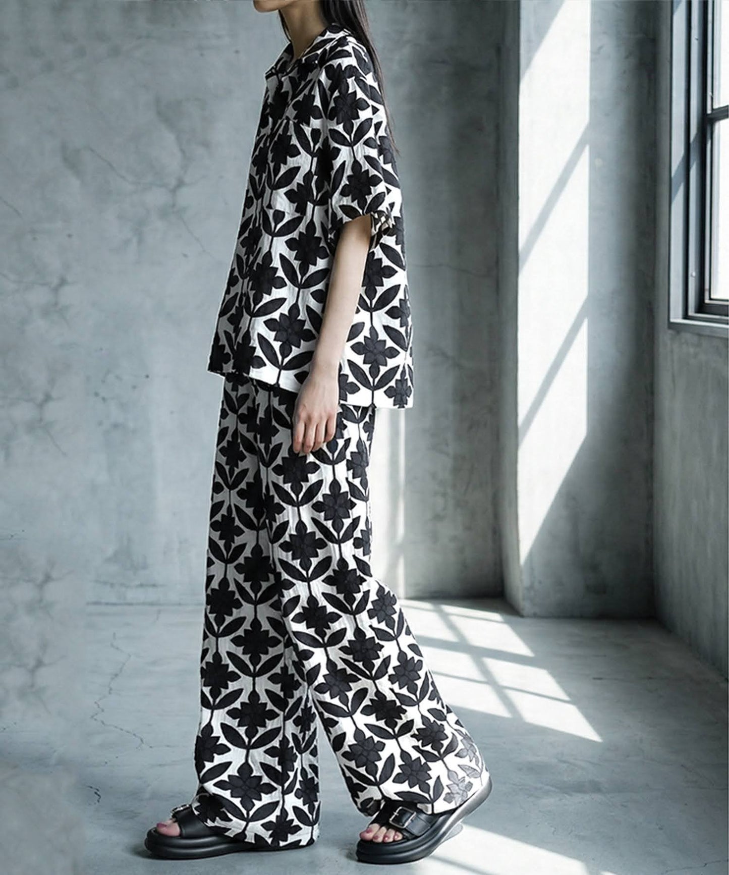 NUUUII Embroidered Wide-Leg Pants Ladies