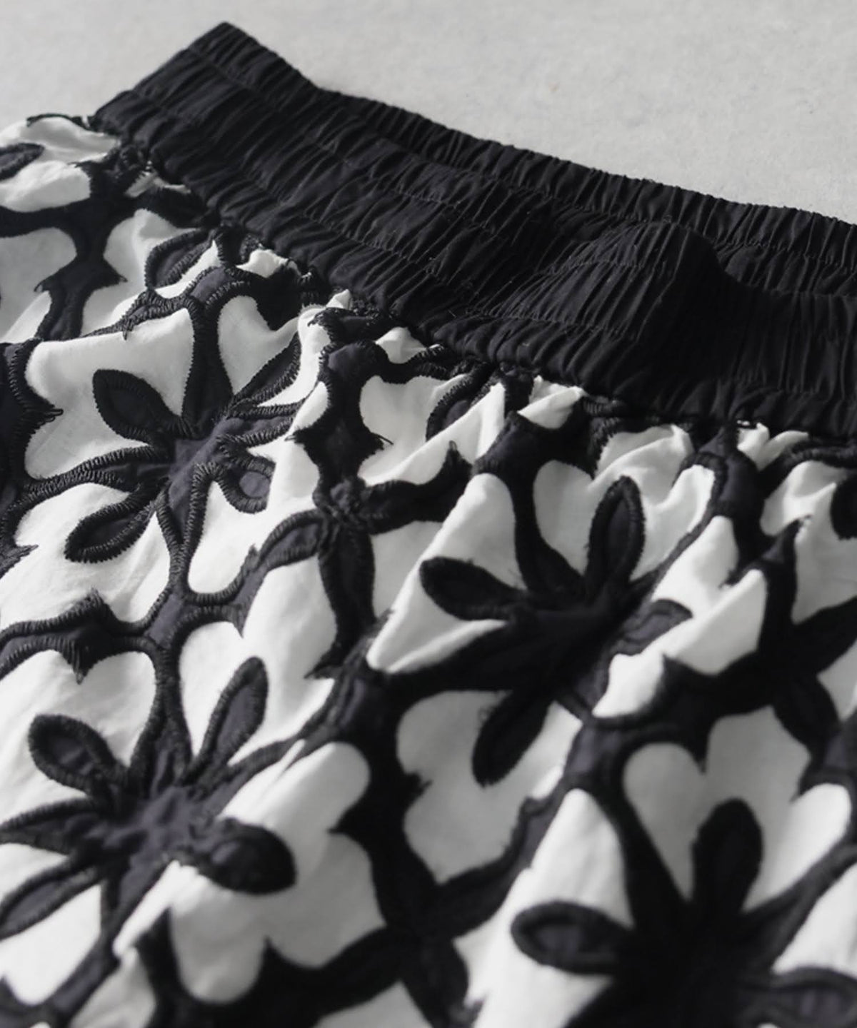 NUUUII Embroidered Wide-Leg Pants Ladies