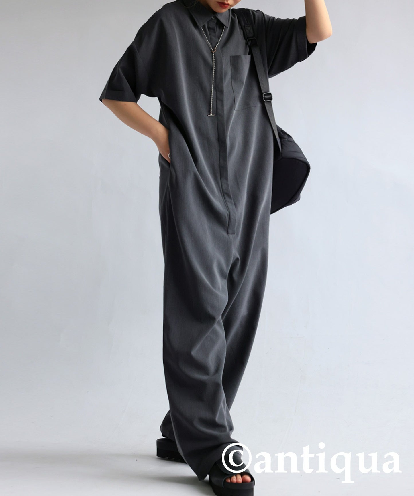 Short -Sleeved Jumpsuit Ladies