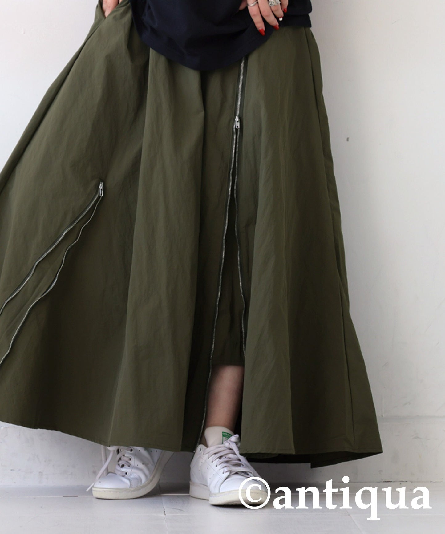 Water -Repellent Flare Zip Skirt Ladies