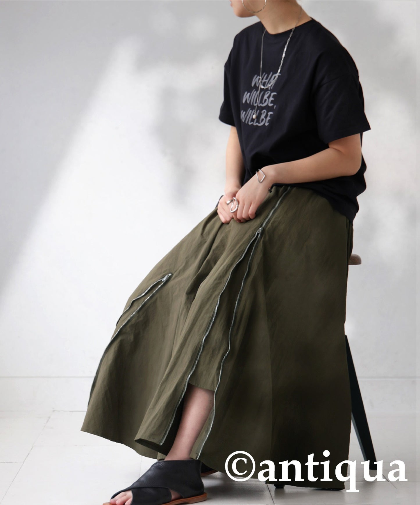 Water -Repellent Flare Zip Skirt Ladies