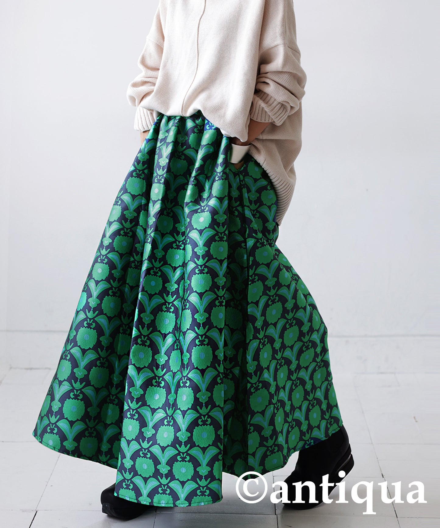 Retro pattern flare skirt Ladies