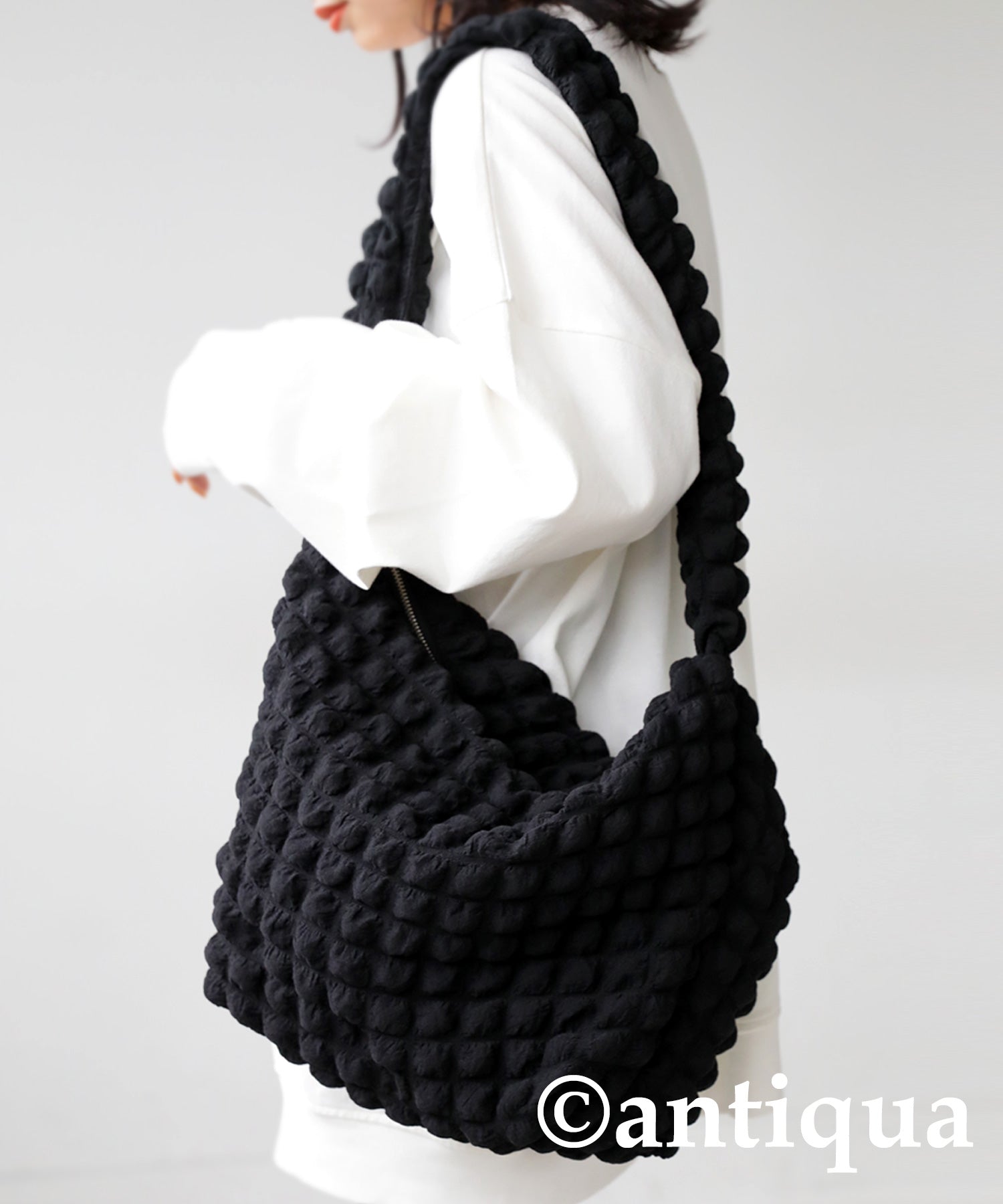 Bumpy Fabric AJ-01657 Bumpy fabric shoulder bag ladies – antiqua.wa