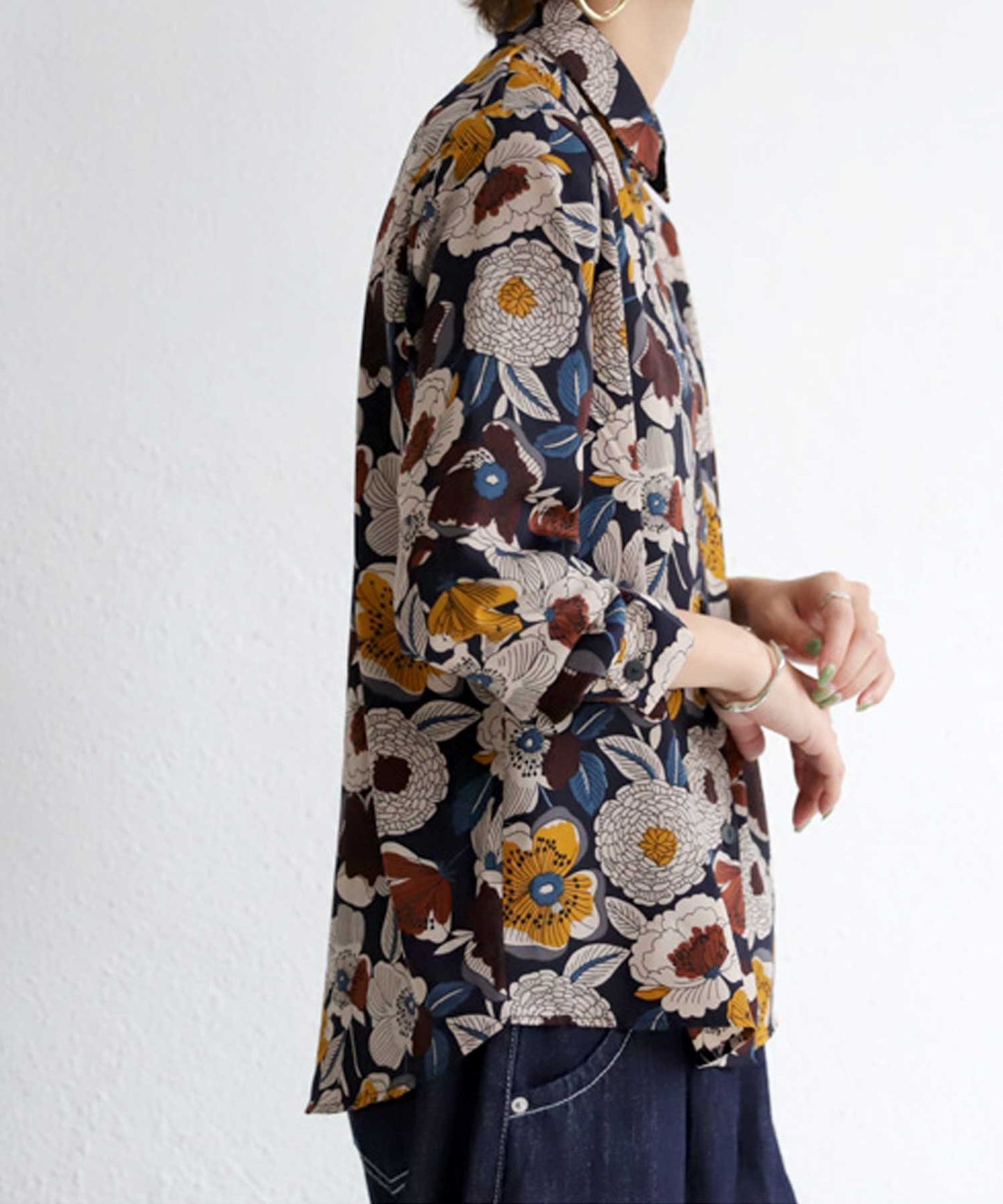 Retro flower pattern shirt Ladies