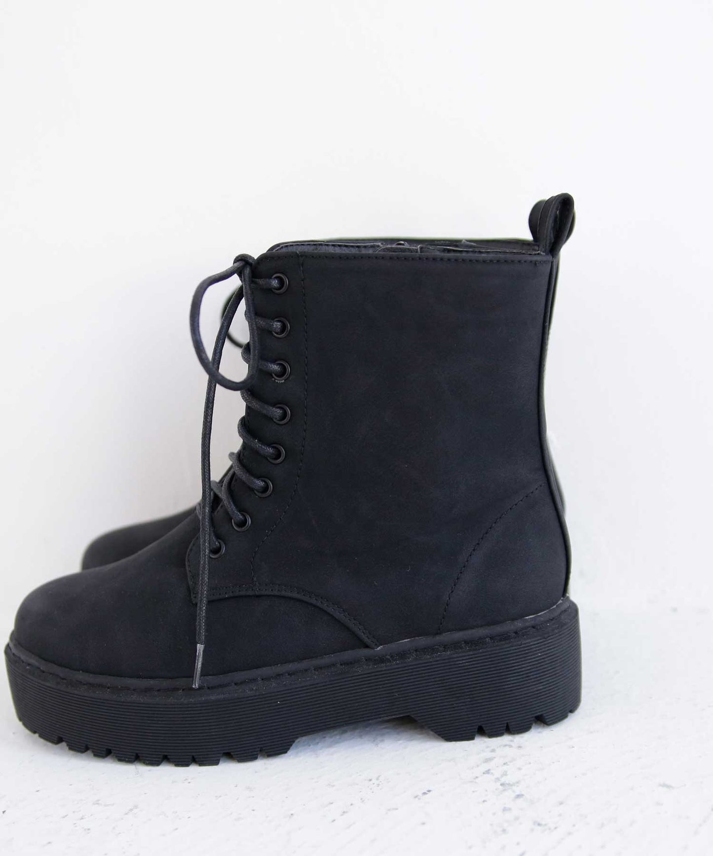 Platform sole short boots Ladies