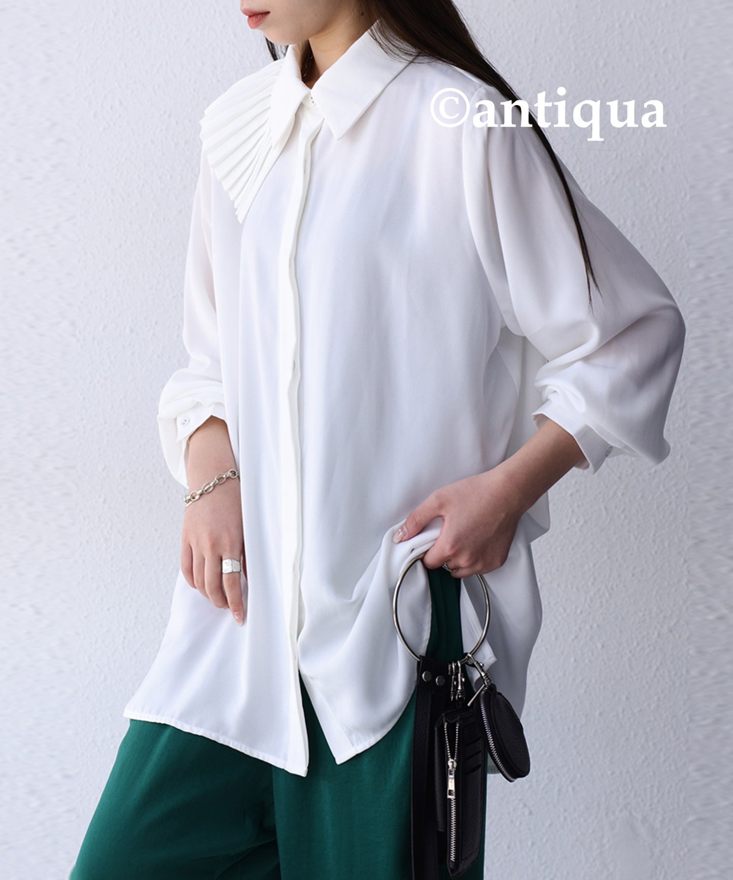 Ladies Long-sleeves shirt with Removable pleated collar