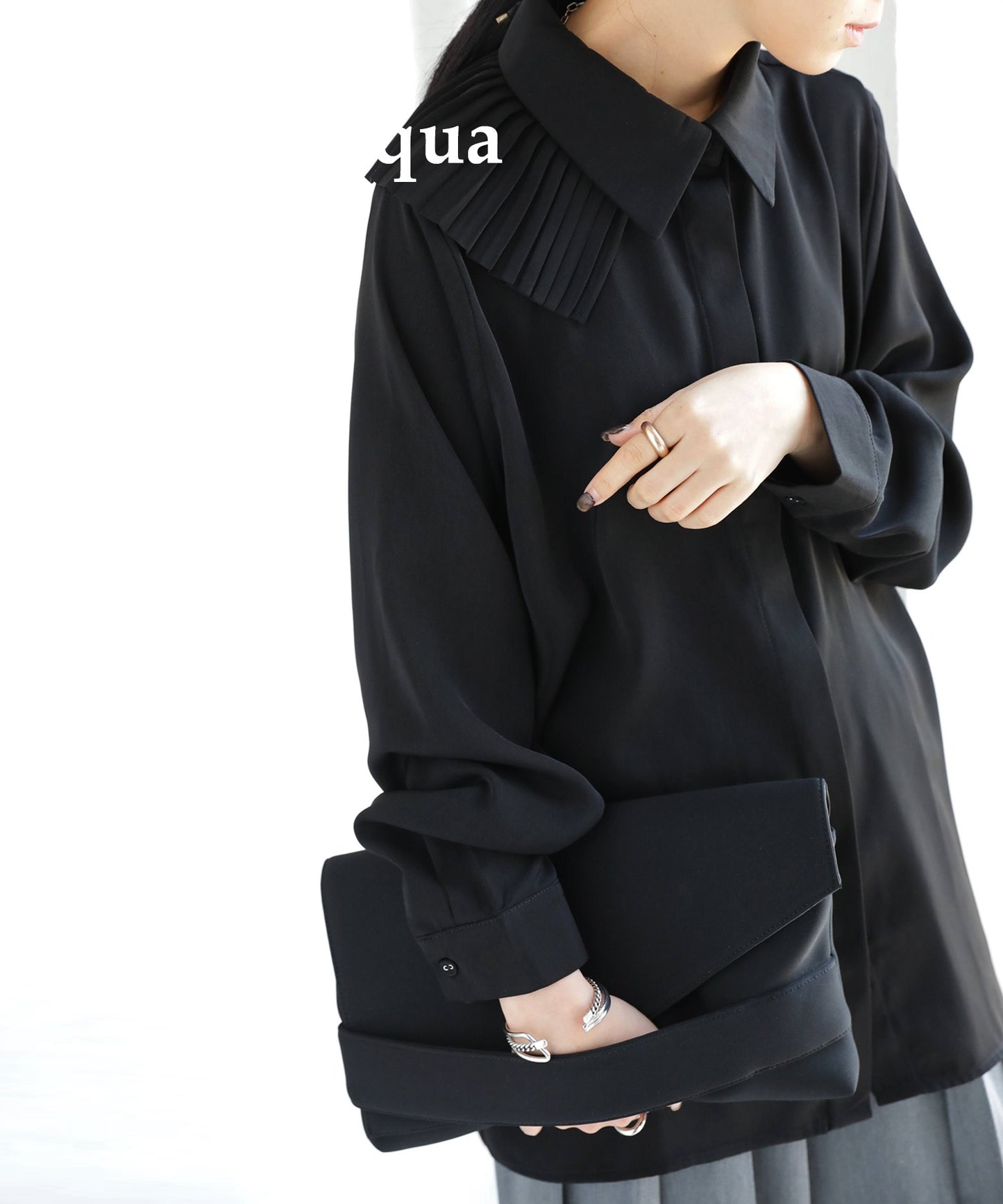 Ladies Long-sleeves shirt with Removable pleated collar