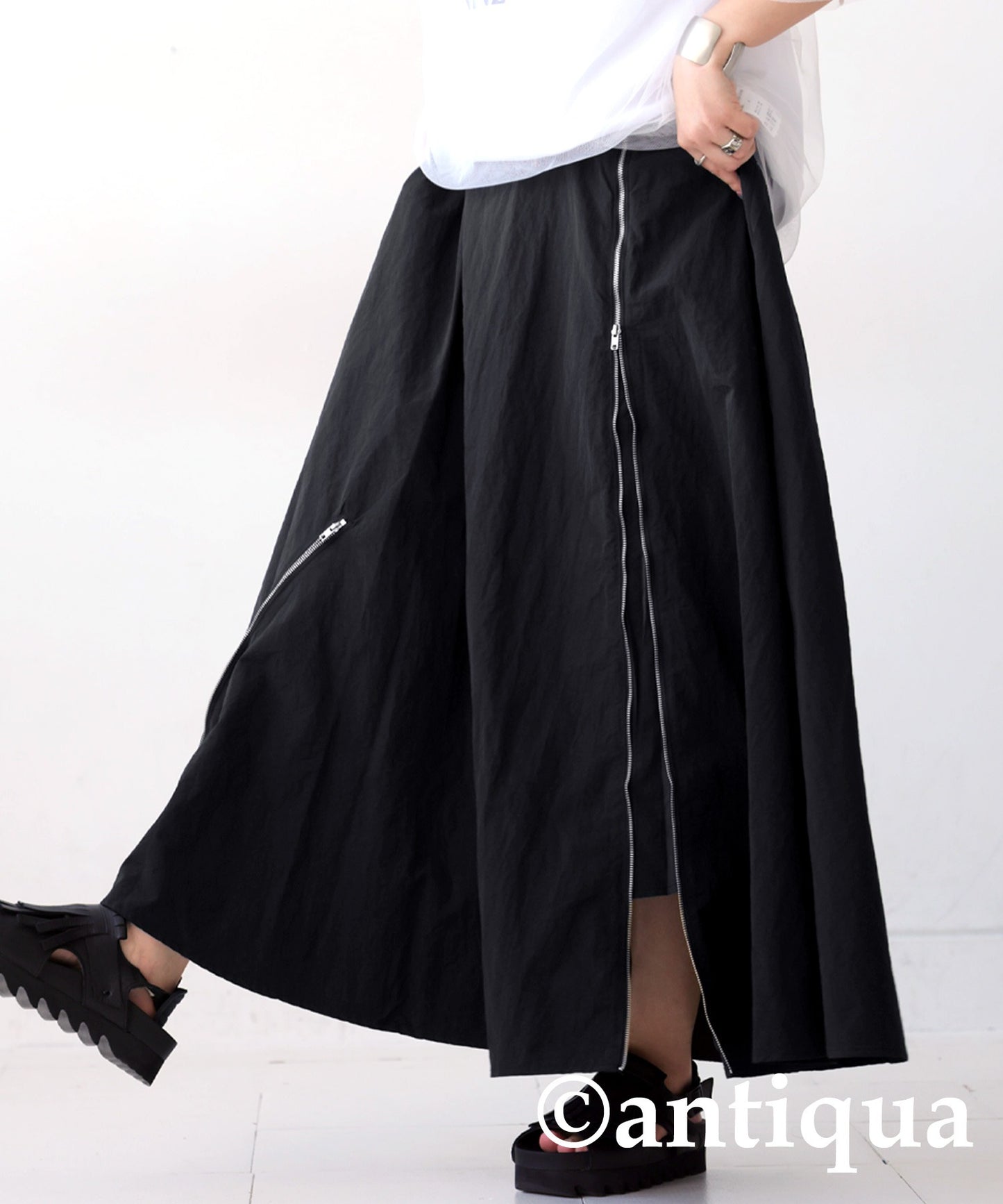 Water -Repellent Flare Zip Skirt Ladies