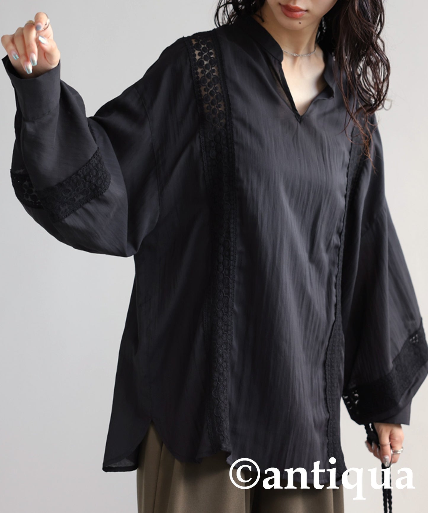 Lace switching blouse Ladies