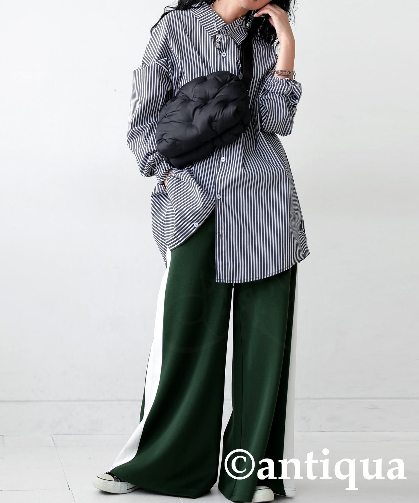 Line color wide pants Ladies