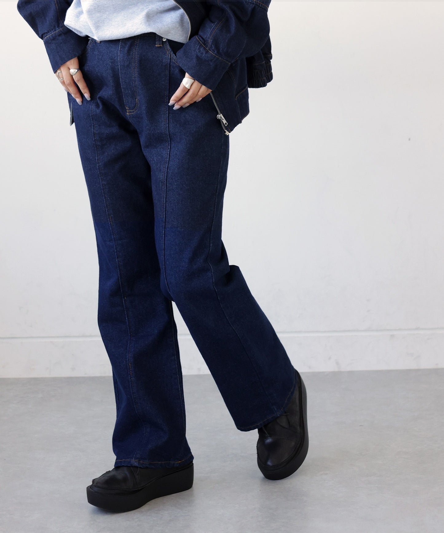 Center Seam Flare Denim Pants Ladies