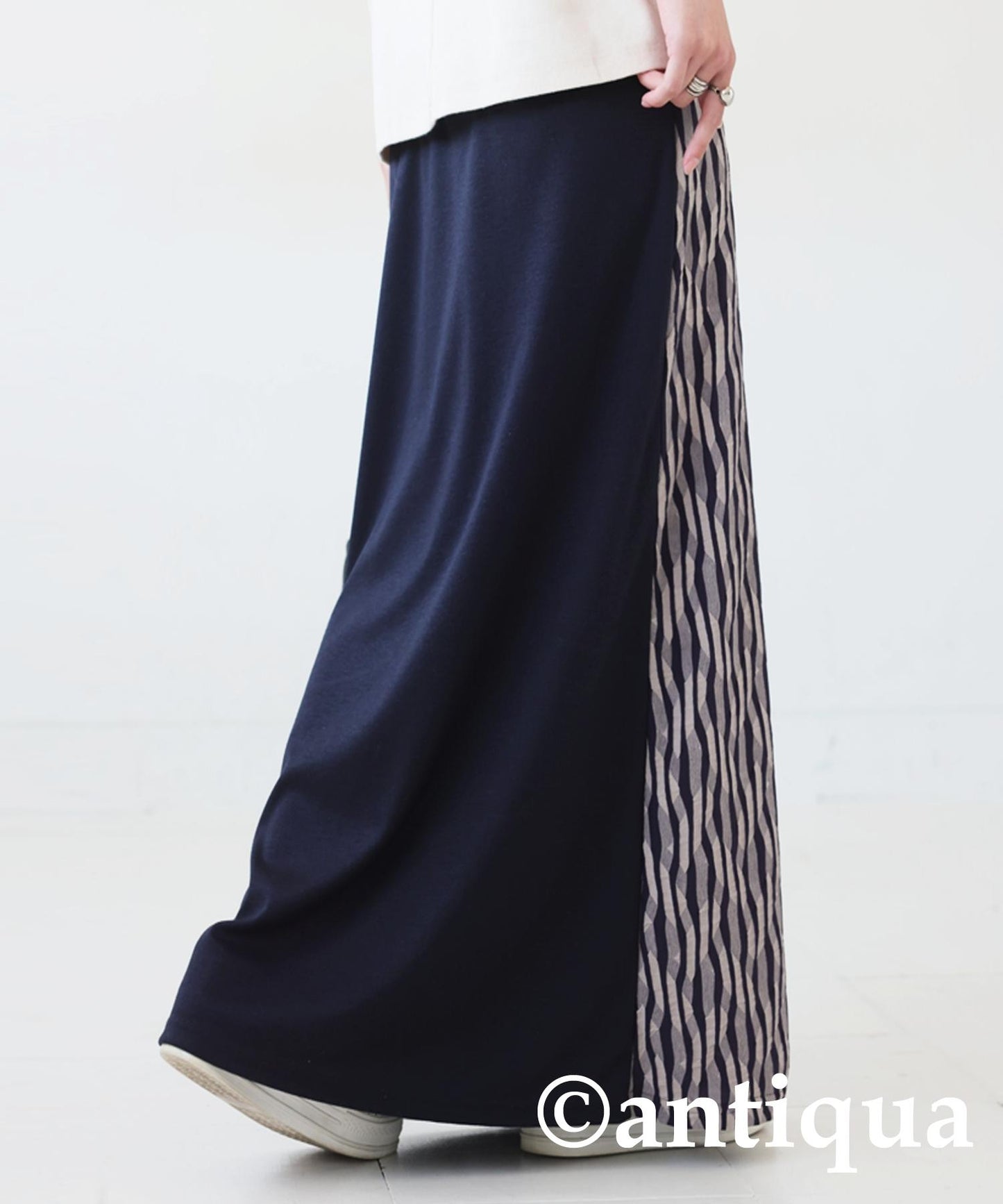 Ladies Wave Striped Skirt