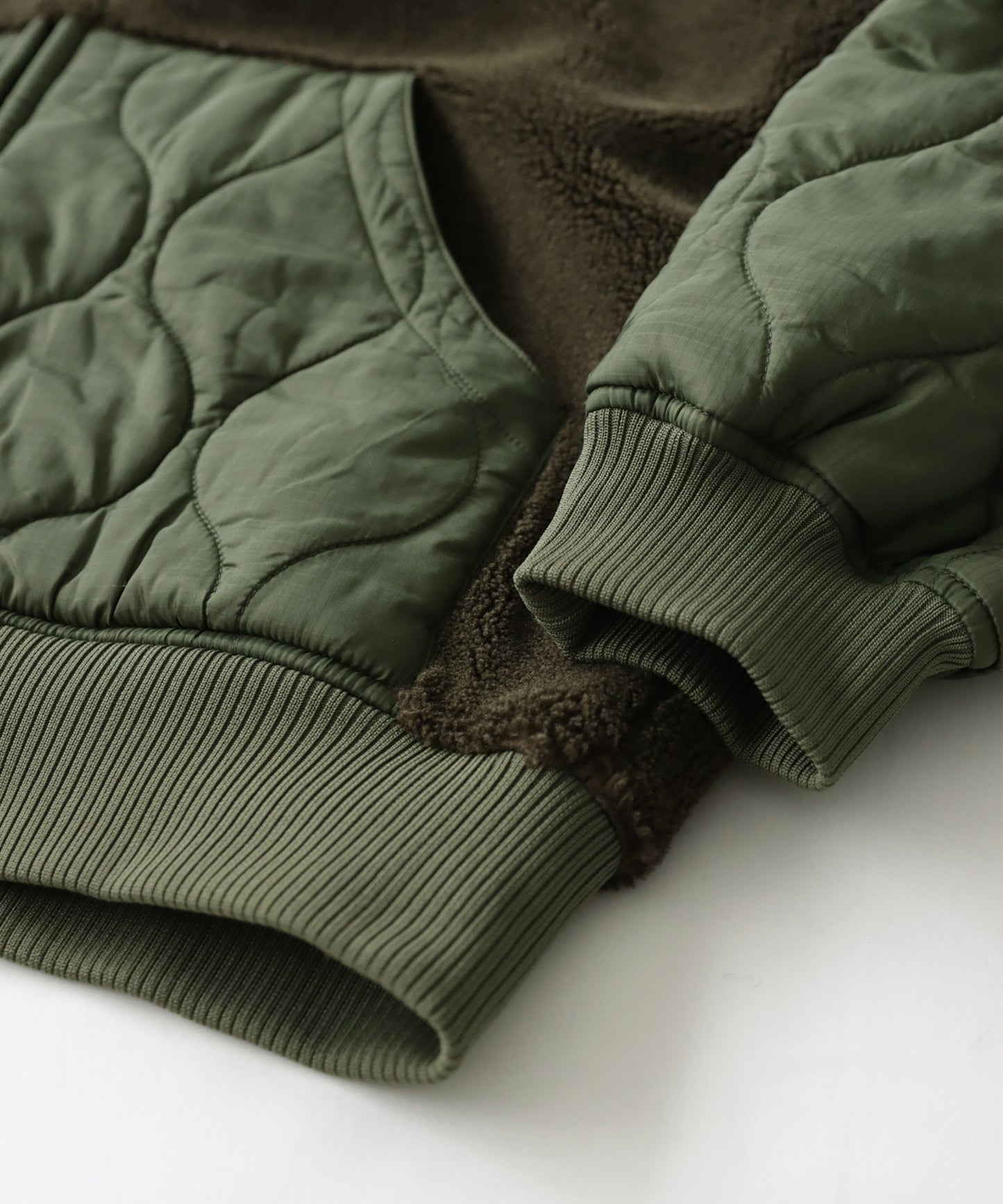 Men's boa quilting outerwear with hood