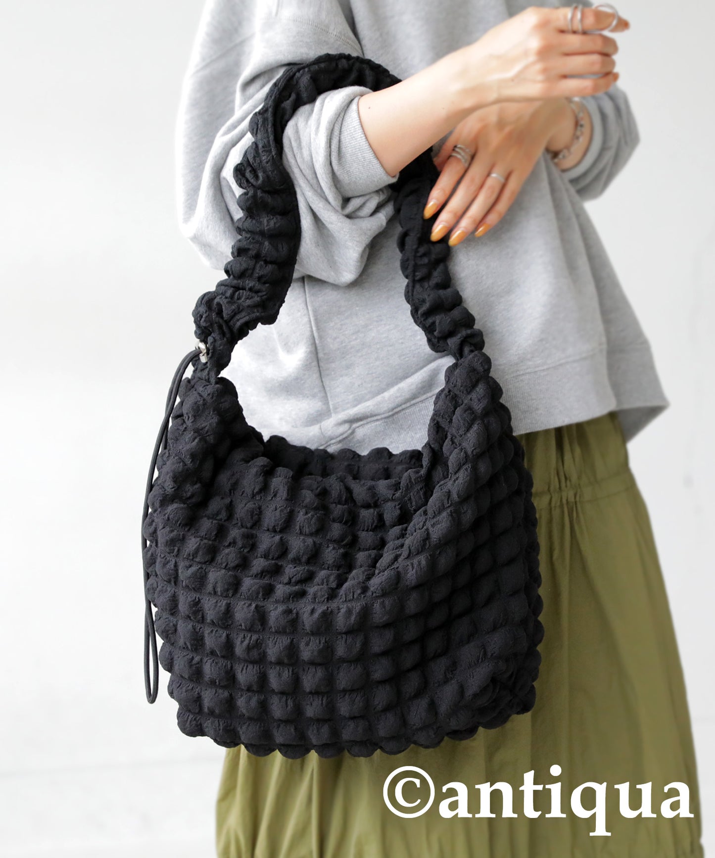 Bumpy fabric shoulder bag Ladies