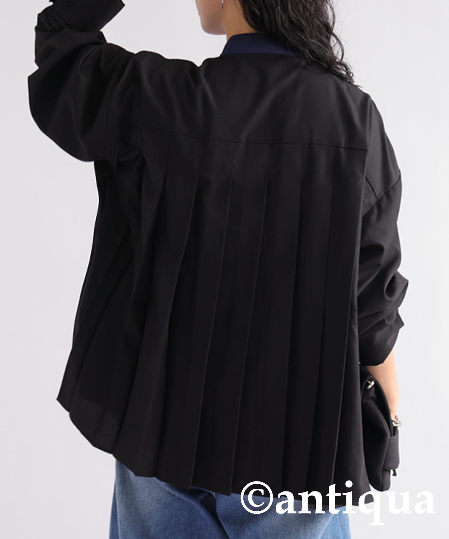 Pleated blouse Ladies