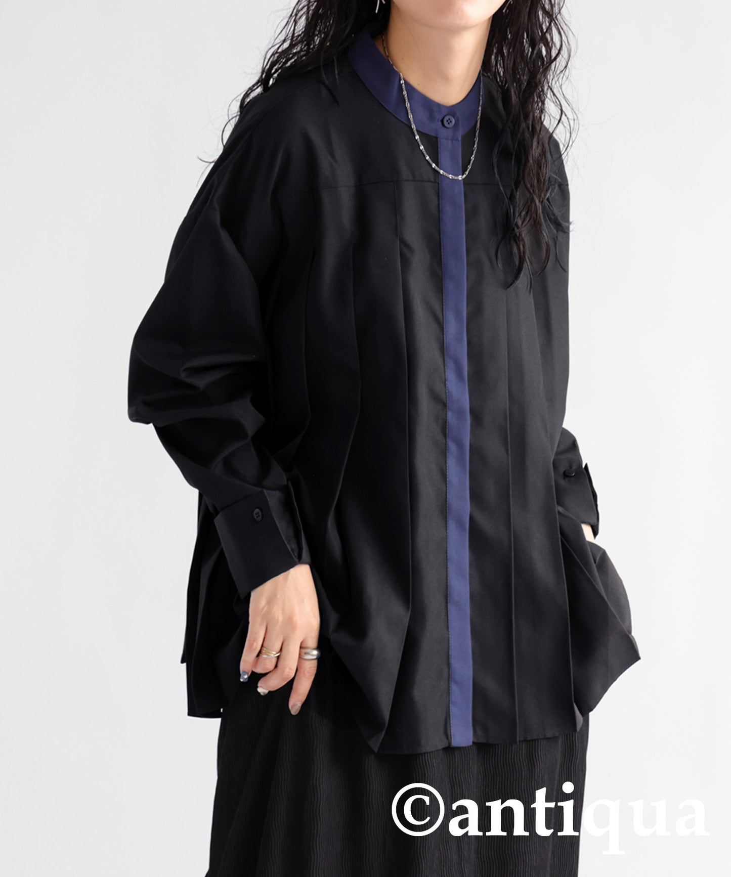 Pleated blouse Ladies