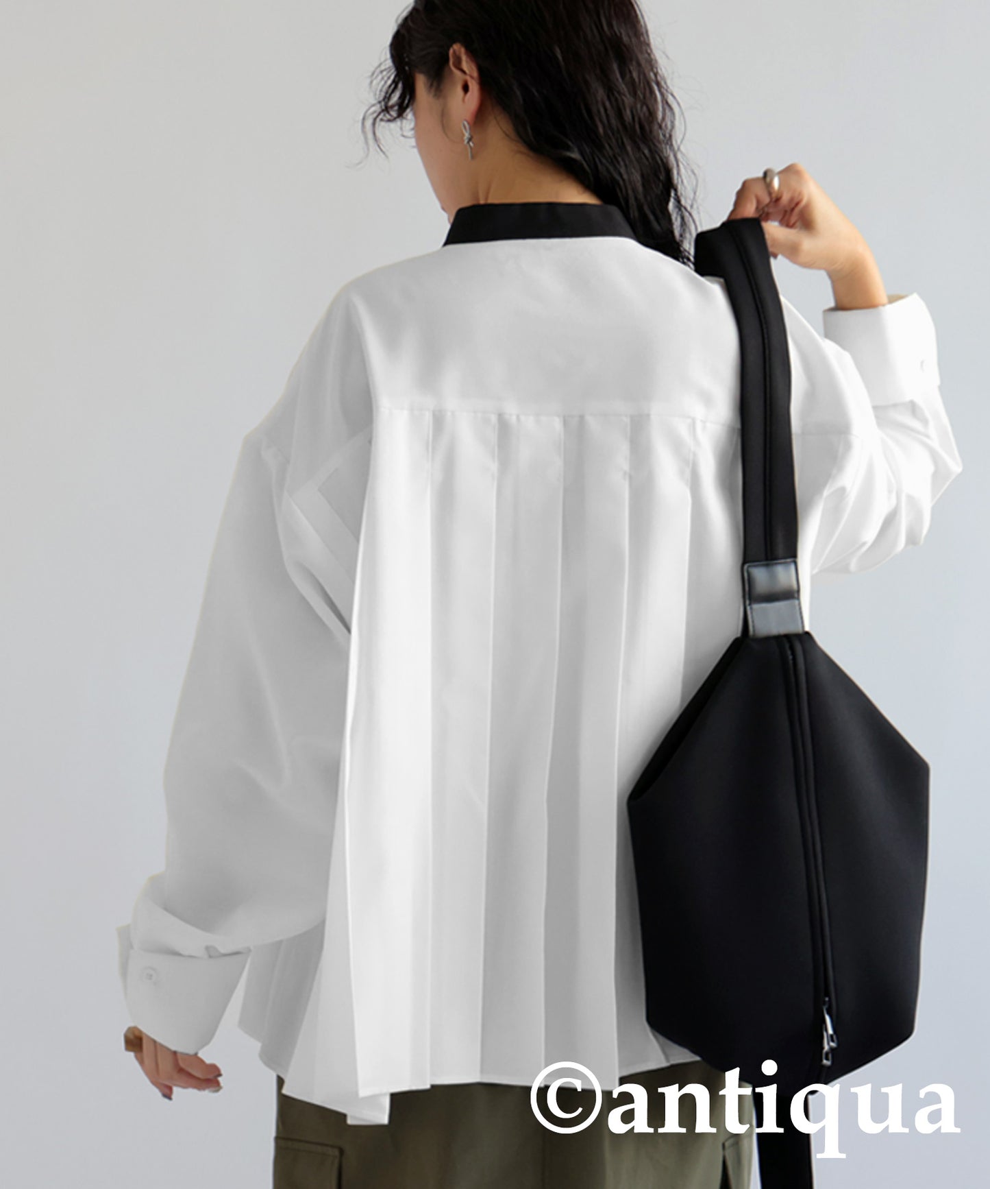 Pleated blouse Ladies