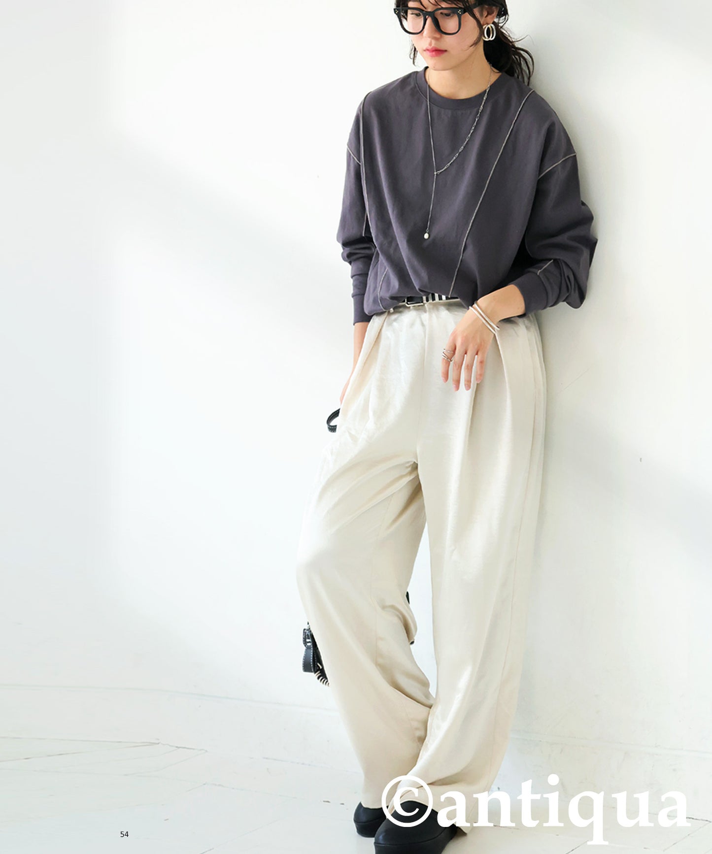 Color-Coordinated Mellow Stitch Long-Sleeved T-Shirt Ladies