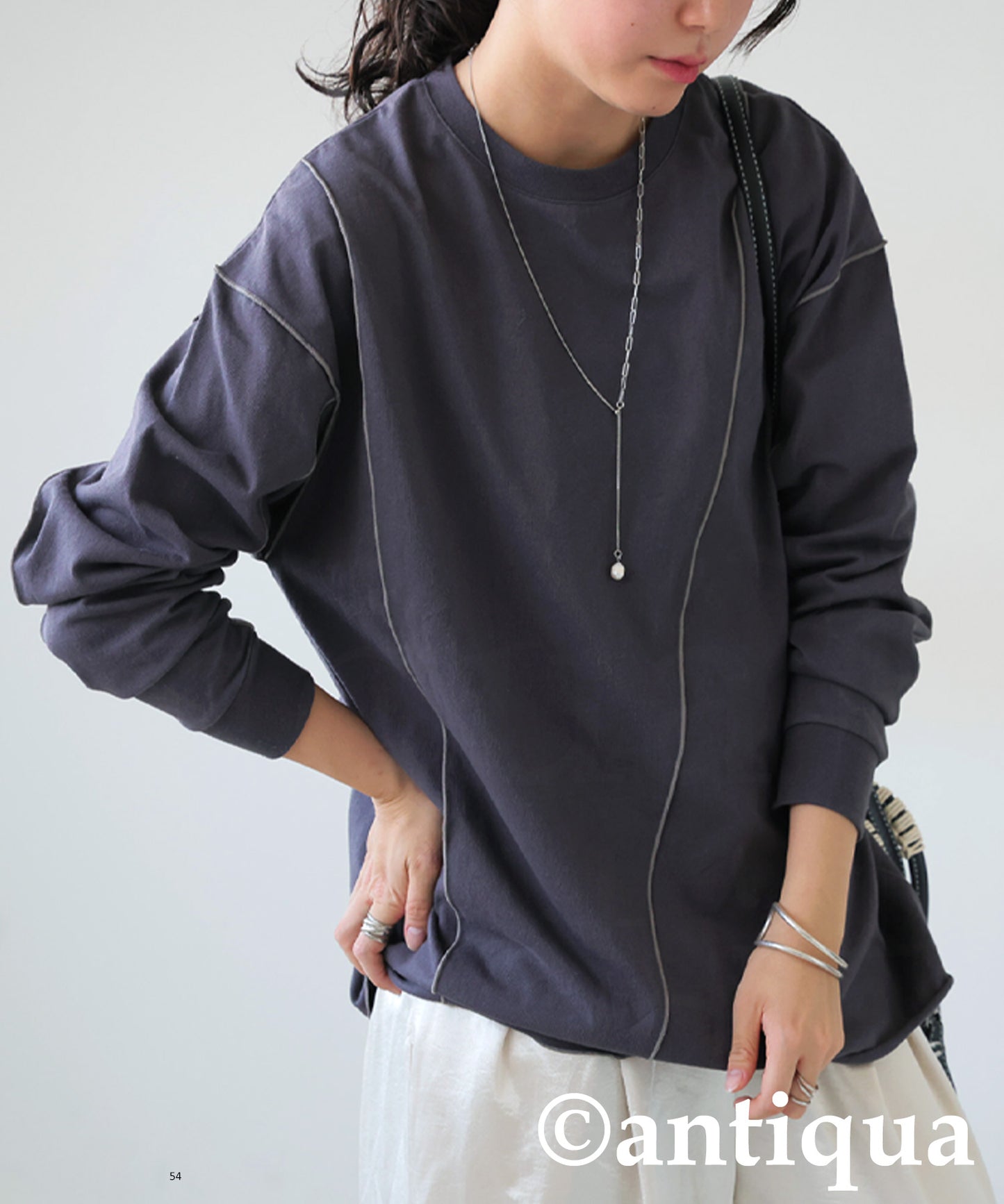 Color-Coordinated Mellow Stitch Long-Sleeved T-Shirt Ladies