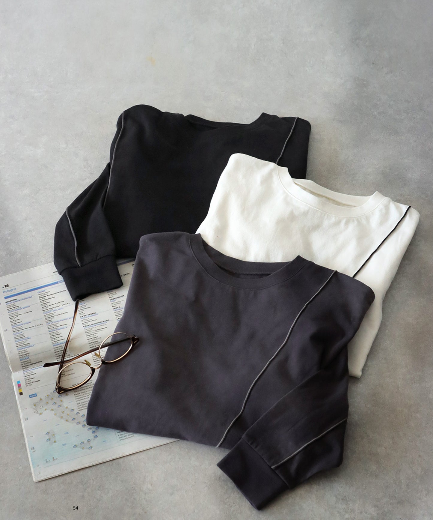 Color-Coordinated Mellow Stitch Long-Sleeved T-Shirt Ladies