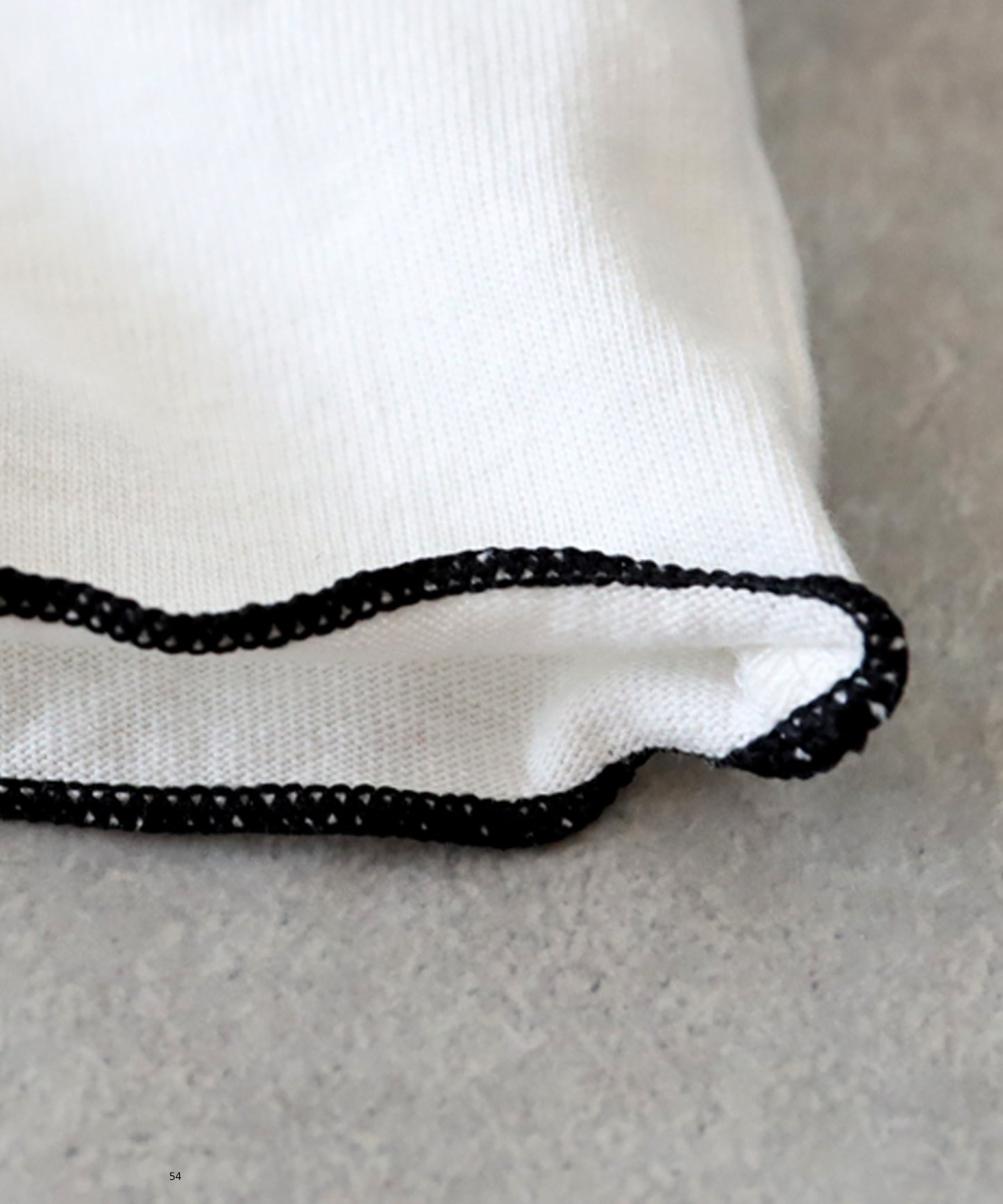 Color-Coordinated Mellow Stitch Long-Sleeved T-Shirt Ladies