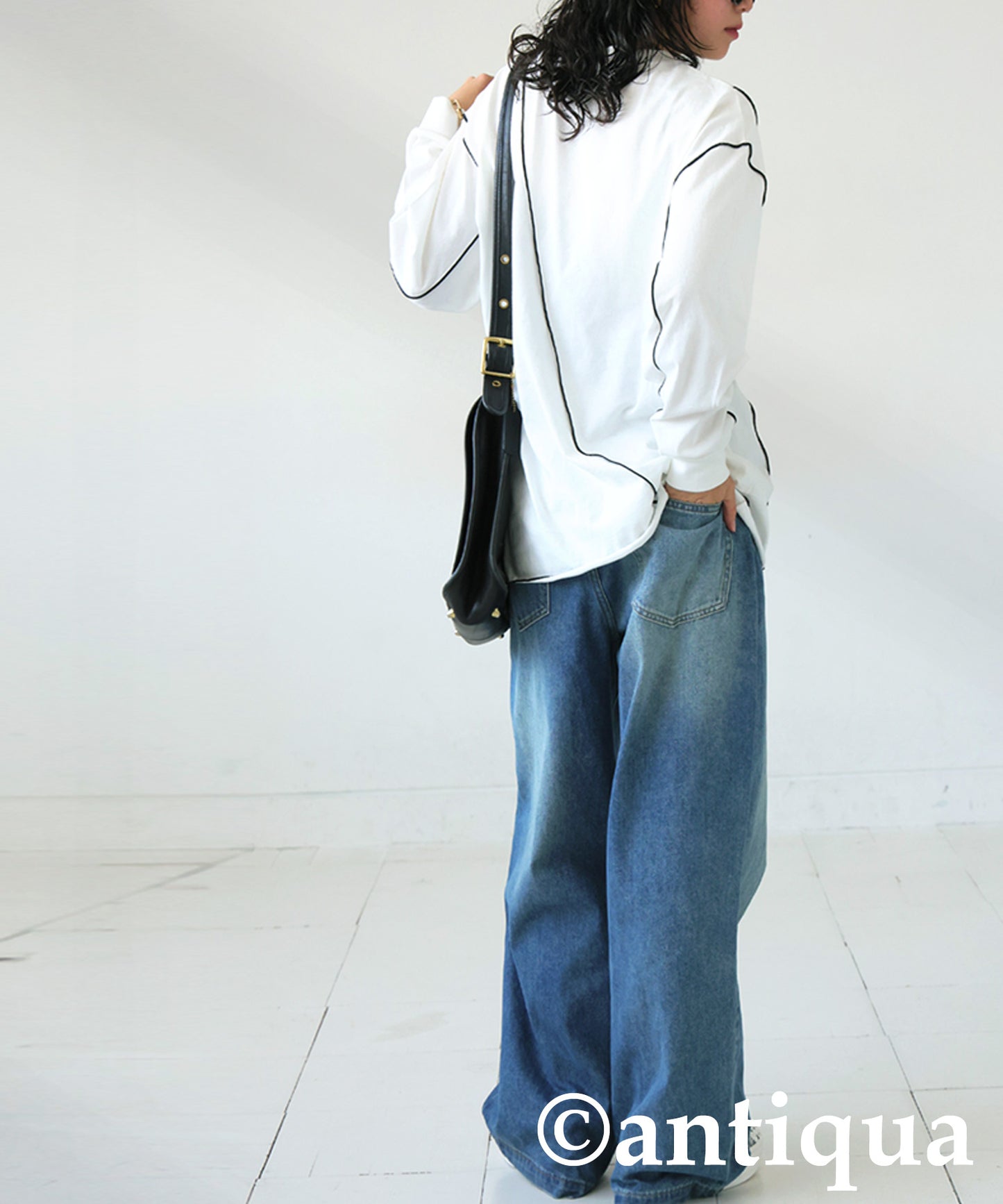 Color-Coordinated Mellow Stitch Long-Sleeved T-Shirt Ladies