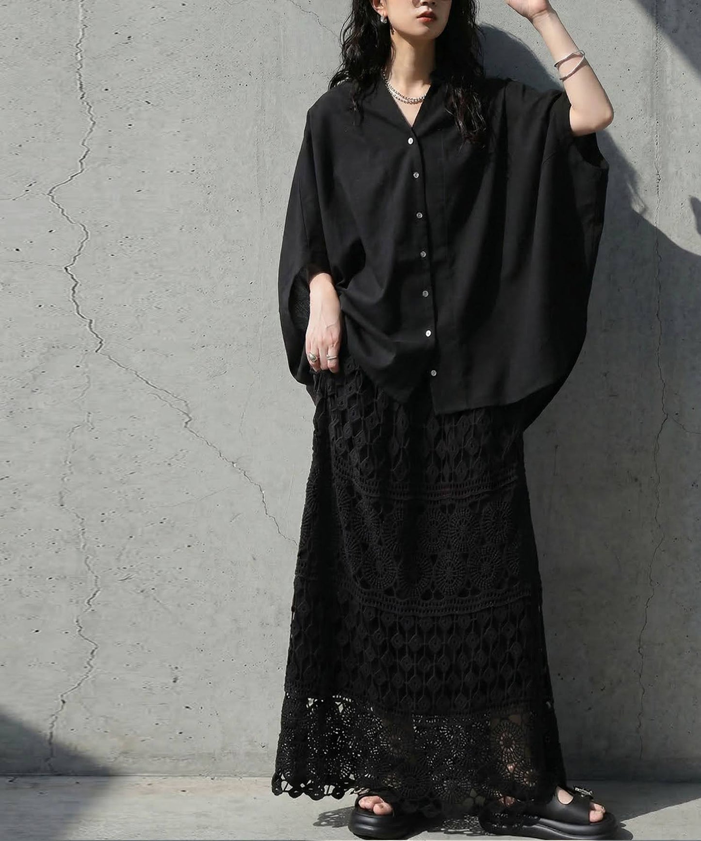 Keyhole Neckline Linen-Like Dolman Shirt Ladies