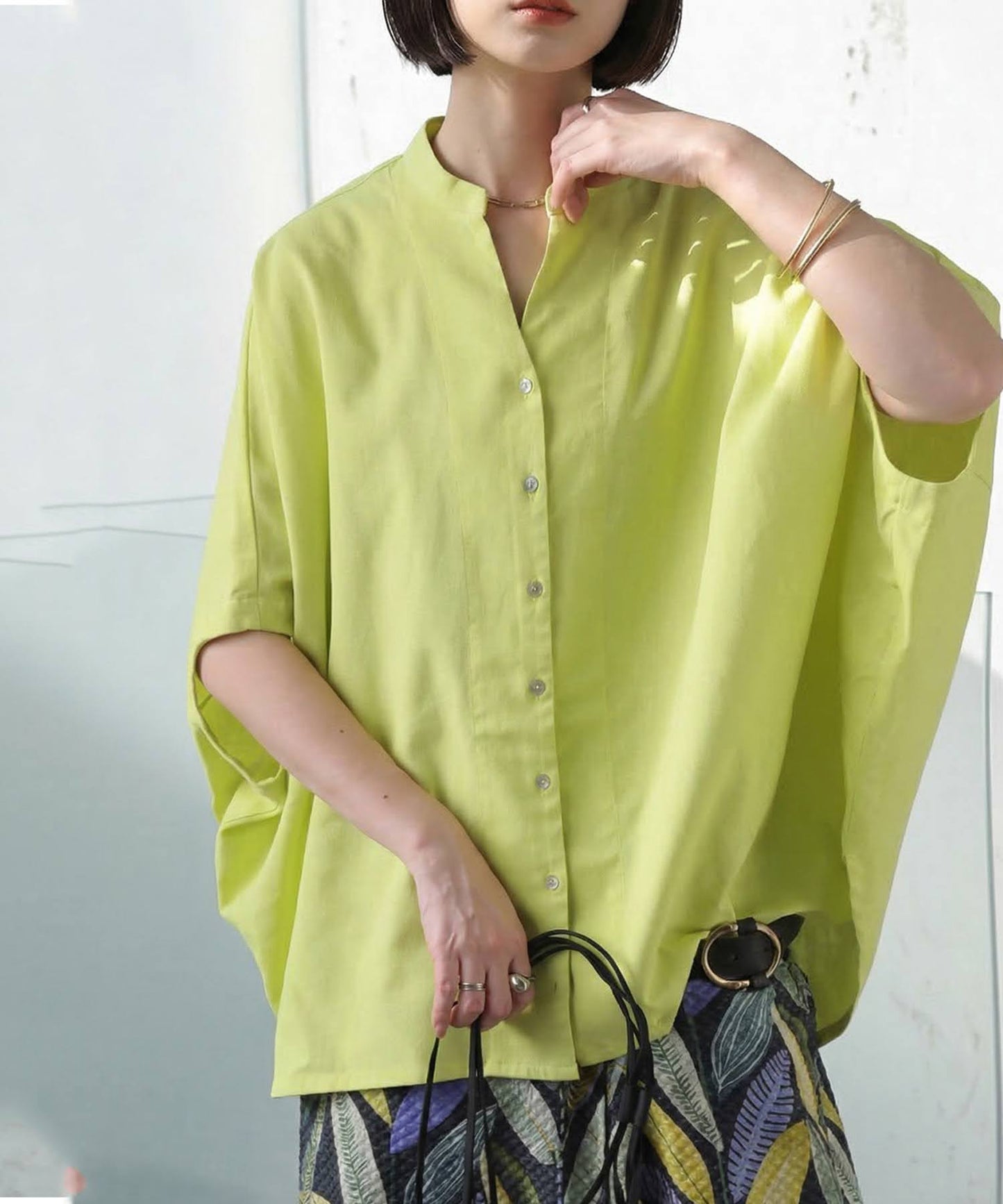 Keyhole Neckline Linen-Like Dolman Shirt Ladies