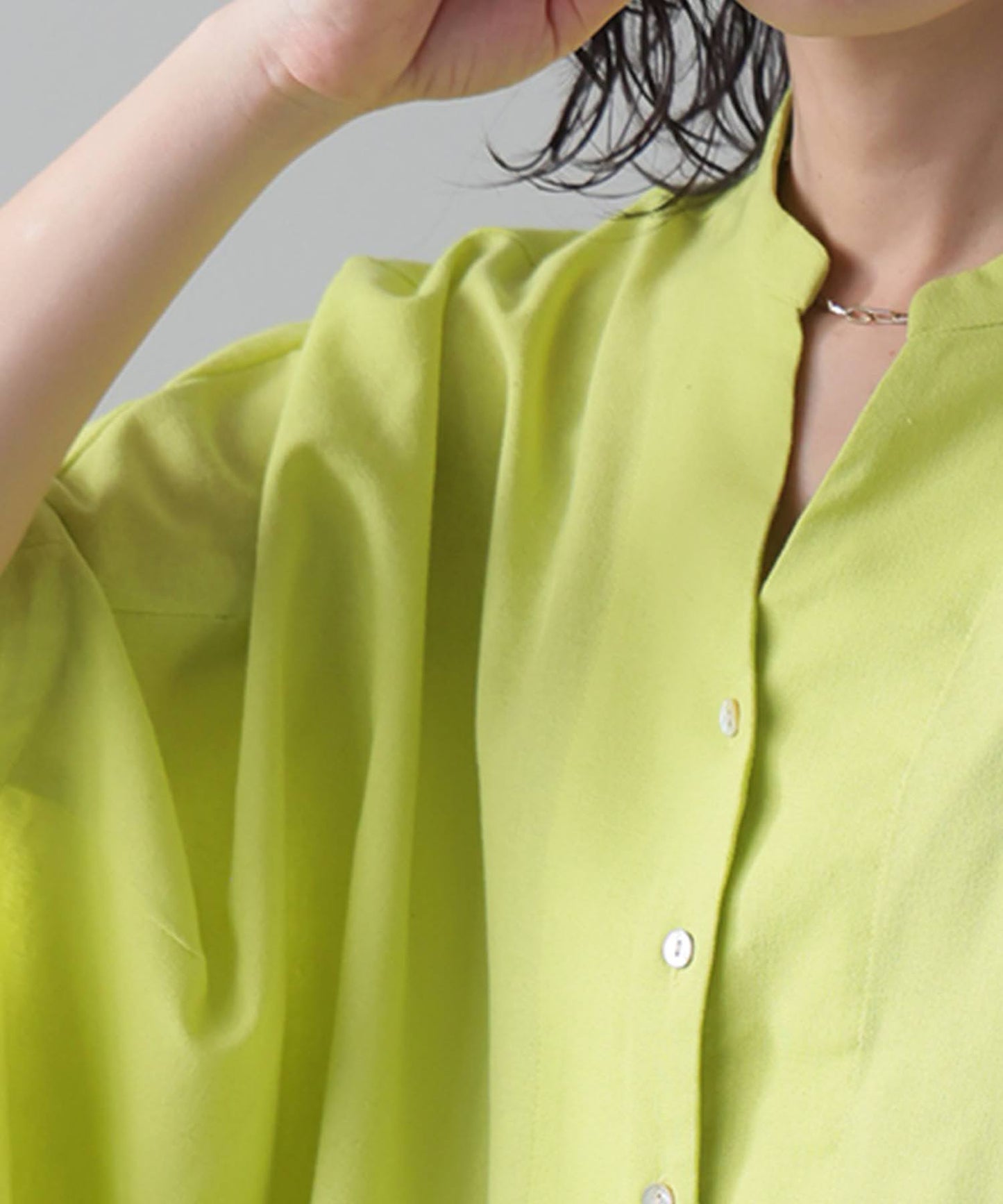 Keyhole Neckline Linen-Like Dolman Shirt Ladies