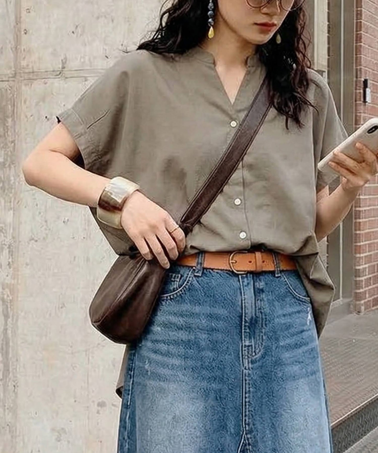 Keyhole Neckline Linen-Like Dolman Shirt Ladies