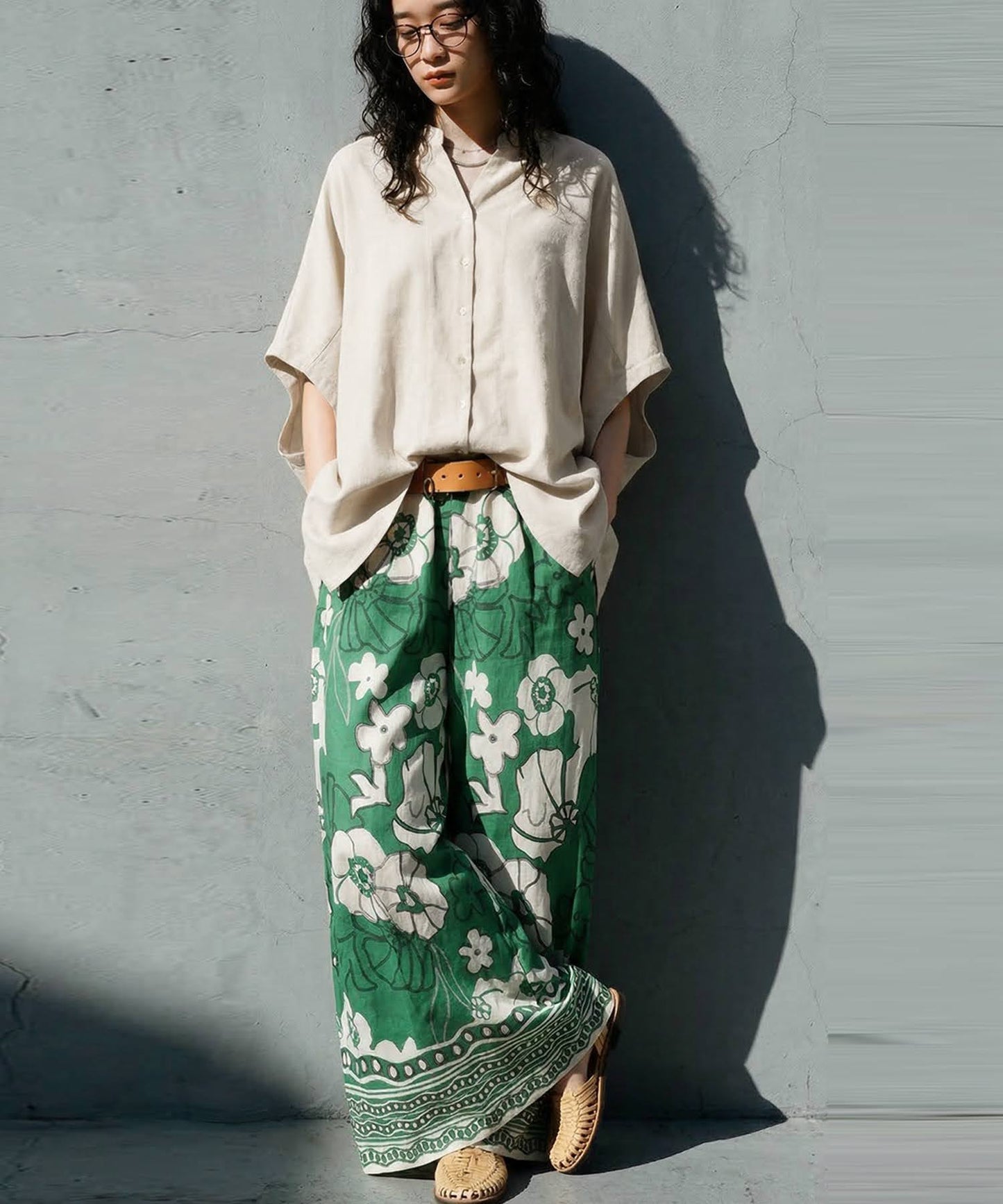 Keyhole Neckline Linen-Like Dolman Shirt Ladies