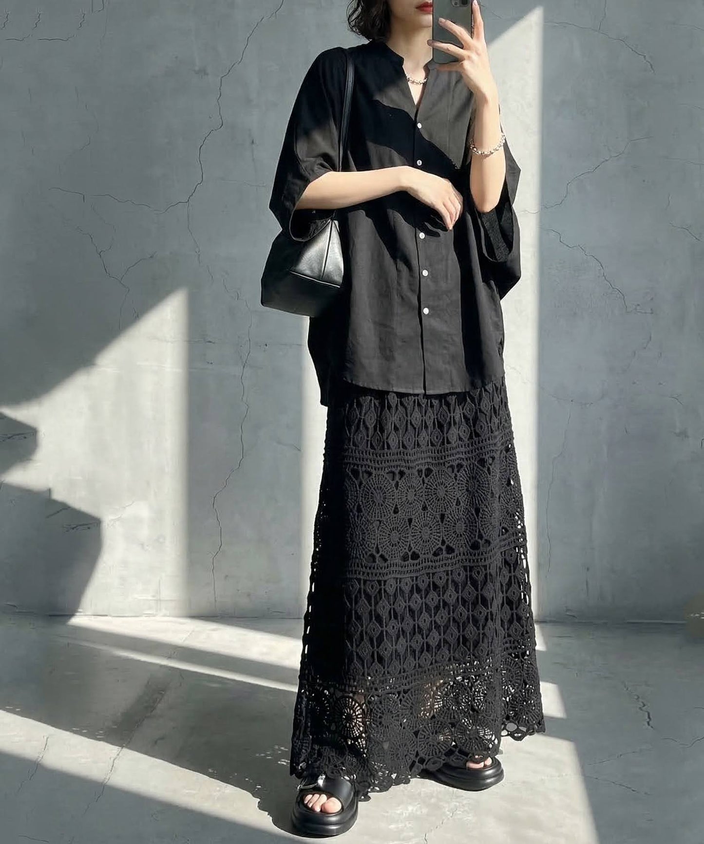 Keyhole Neckline Linen-Like Dolman Shirt Ladies