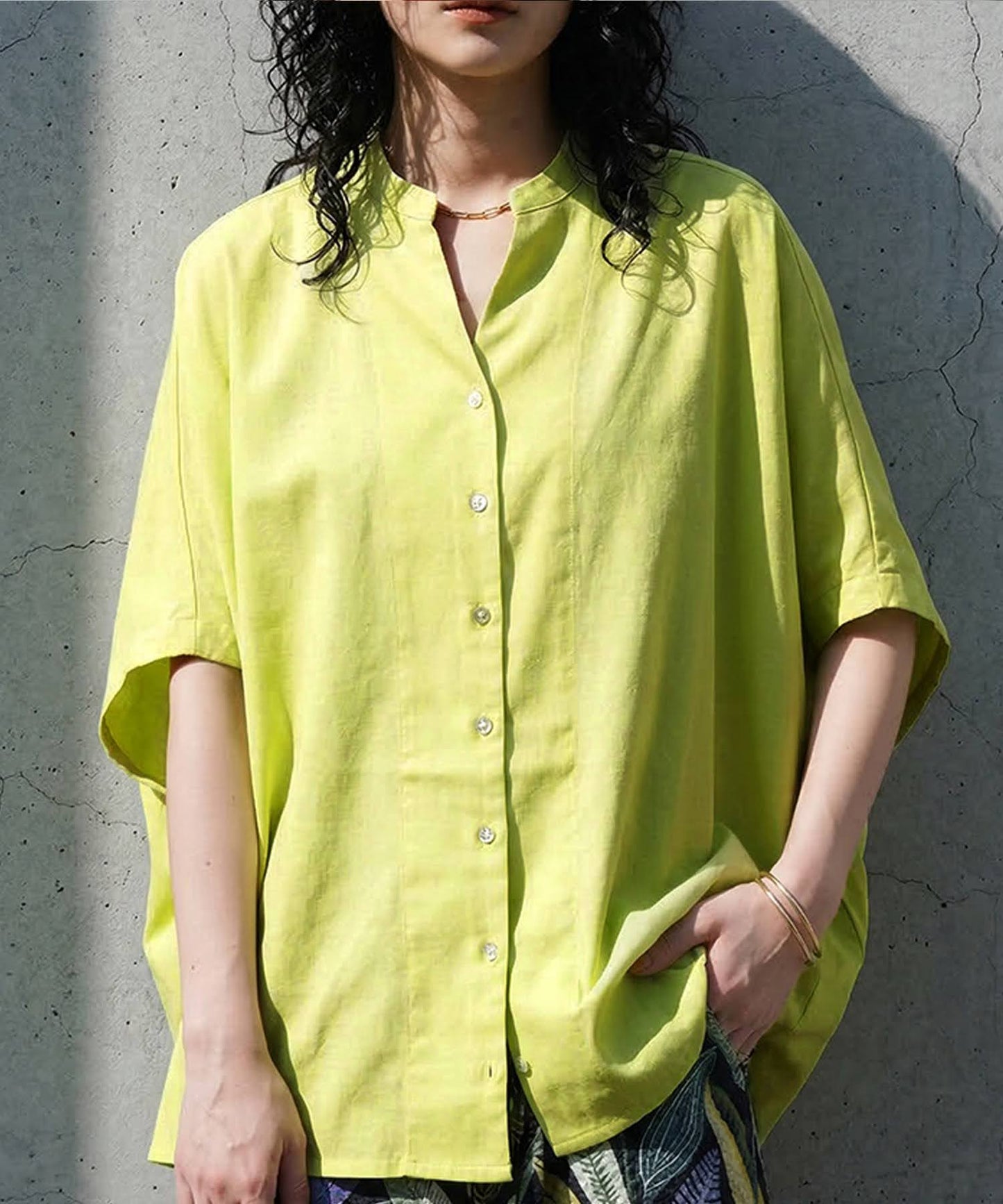 Keyhole Neckline Linen-Like Dolman Shirt Ladies