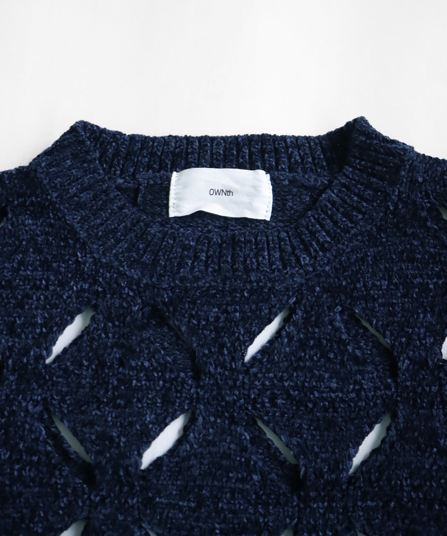 OWNth Diamond Pattern Cutout Crew Neck Knit Tops Ladies