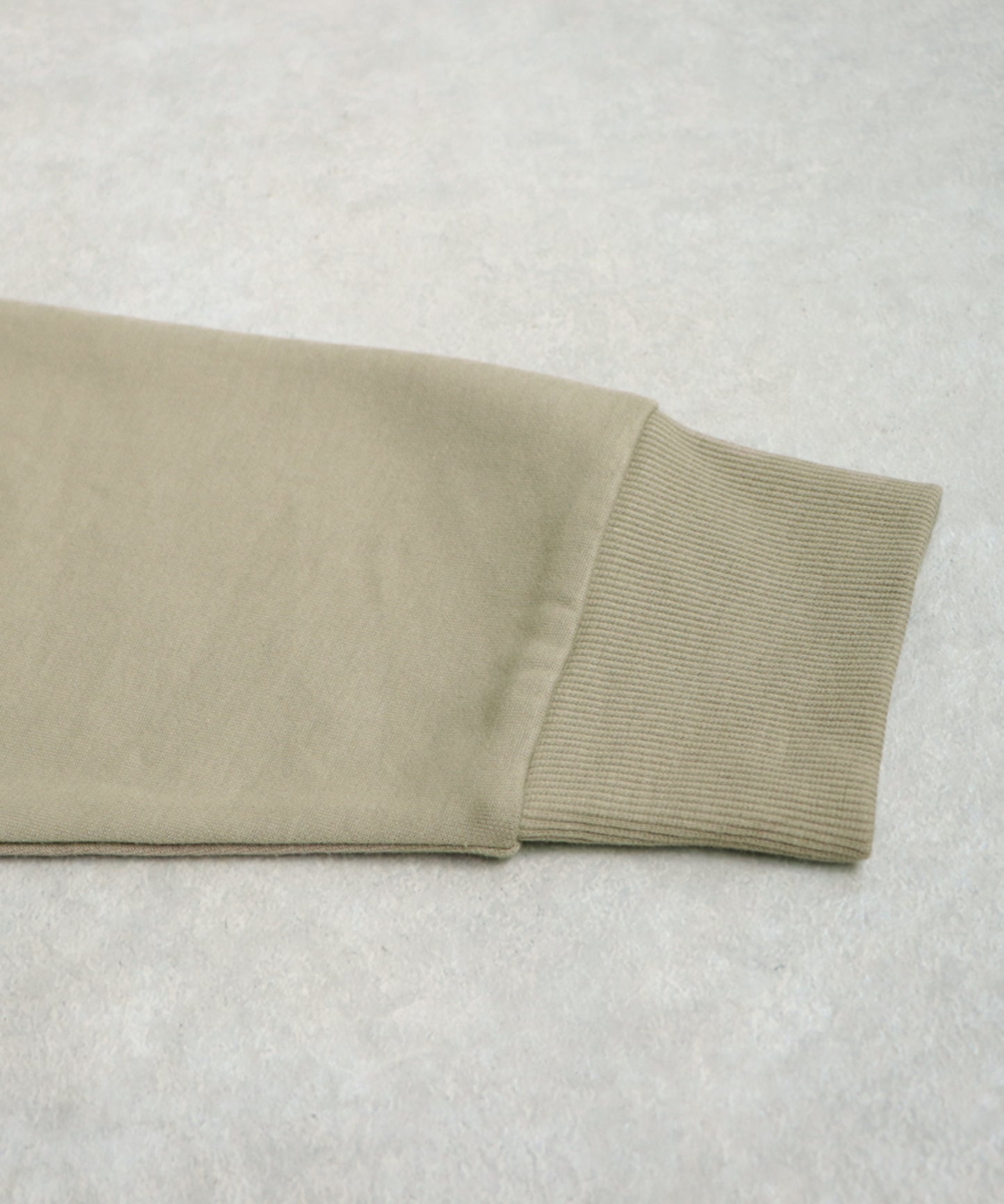 Slit Switching Pullover Ladies