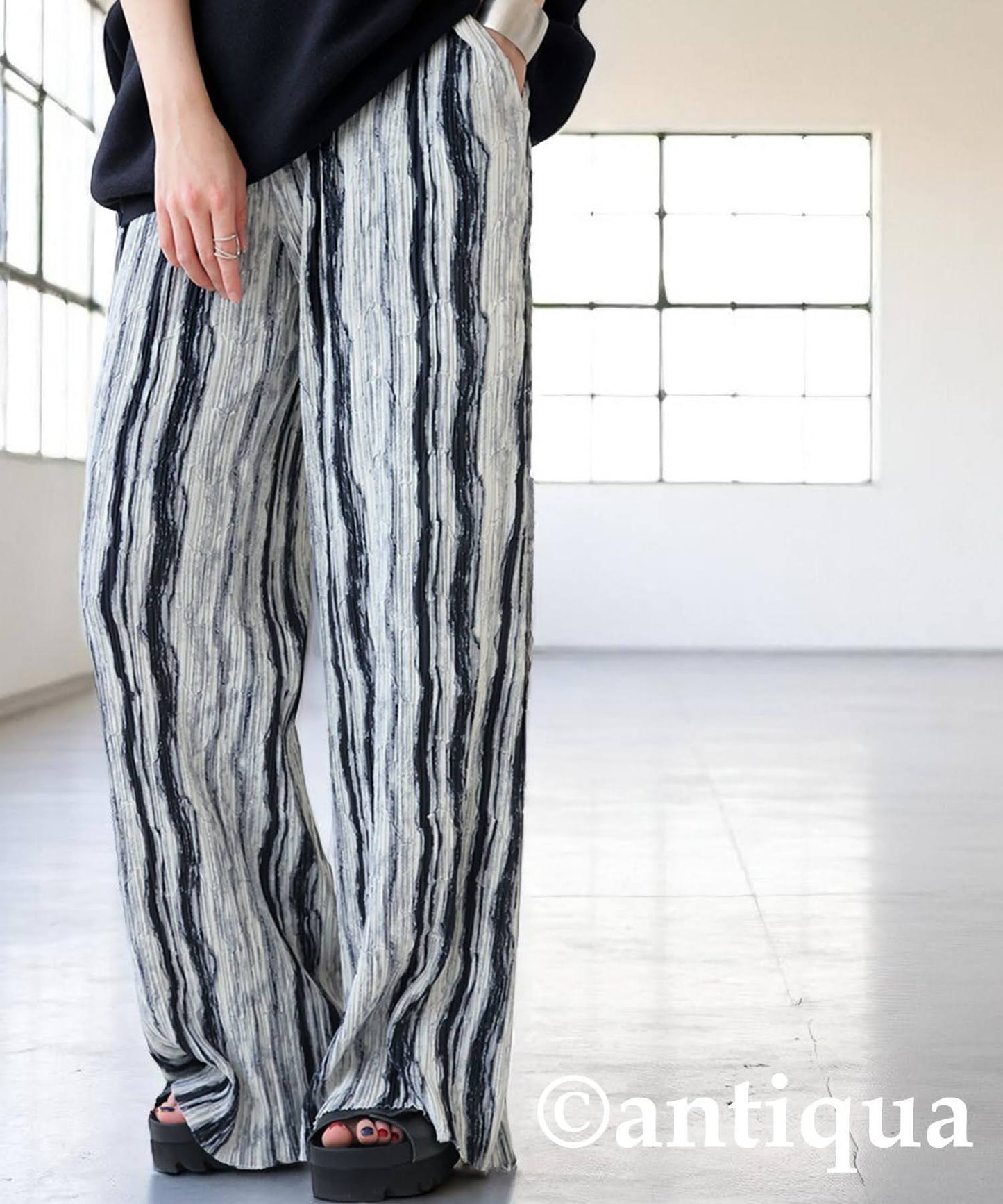 Ladies Striped Pleated Pants