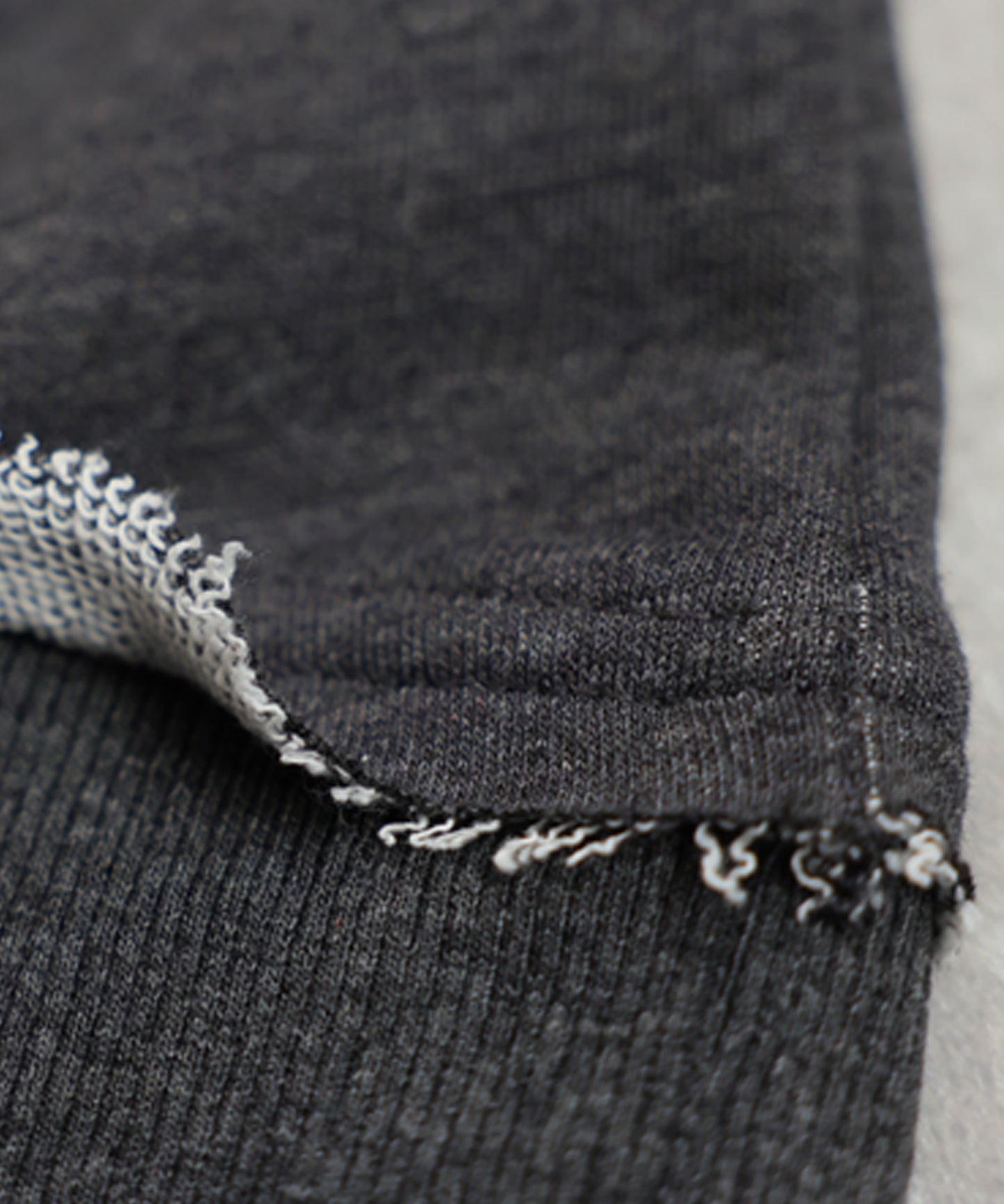 Raw-Edge Fleece Sweatshirt Ladies