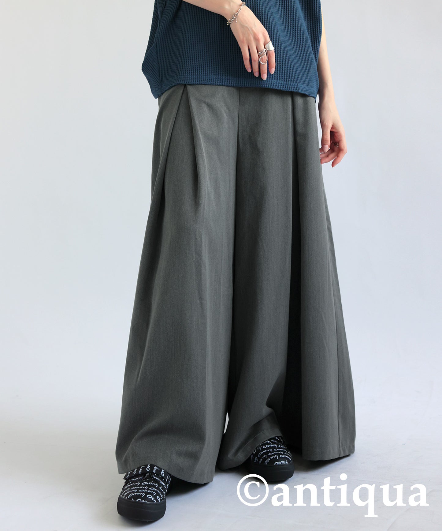 Wide Tuck Pants Ladies