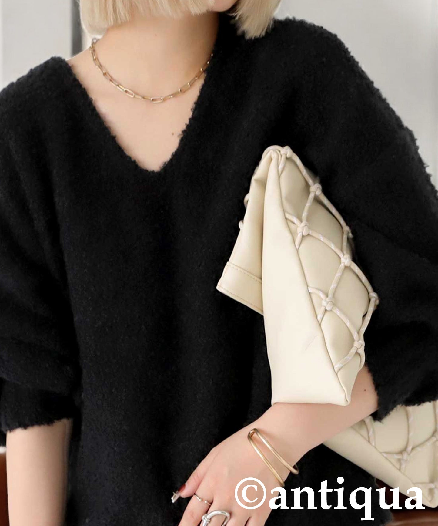 Bouclé V-Neck Knit Ladies