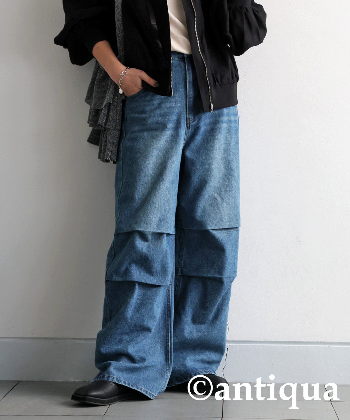 Knee-Tuck Denim Pants Ladies