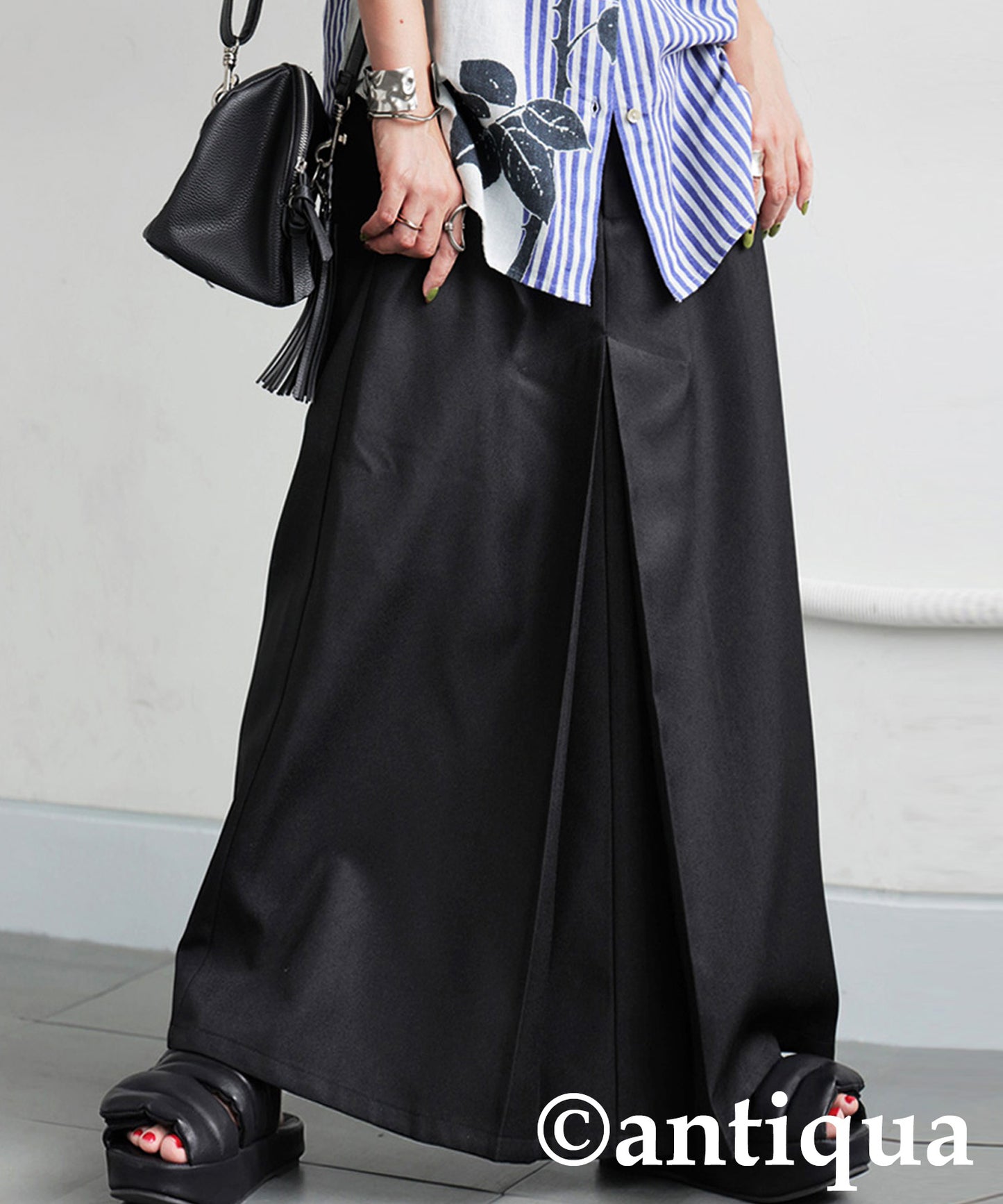 Ladies Center Slit Skirt